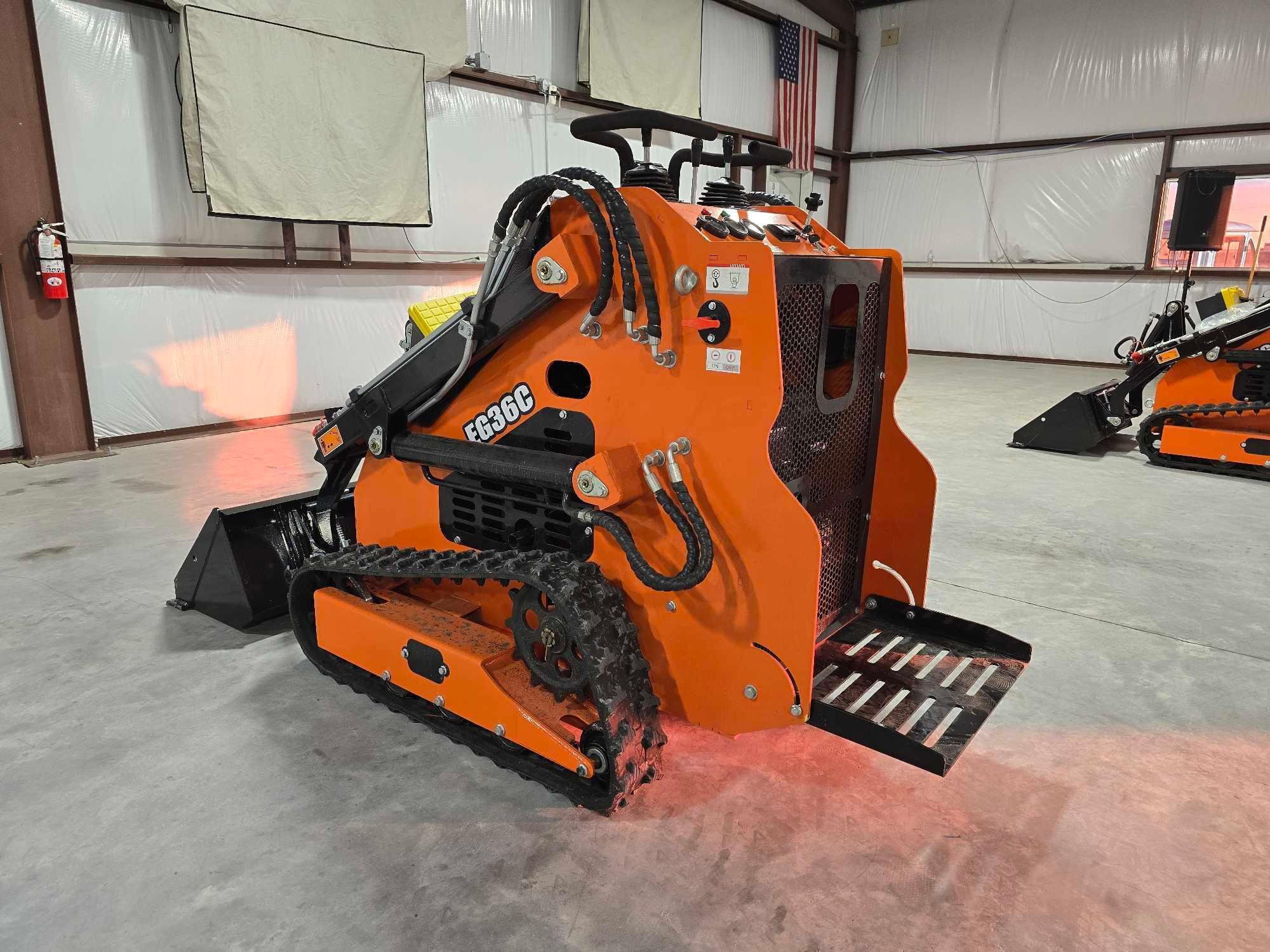 NEW/UNUSED 2025 EG36C Skid Steer Loader