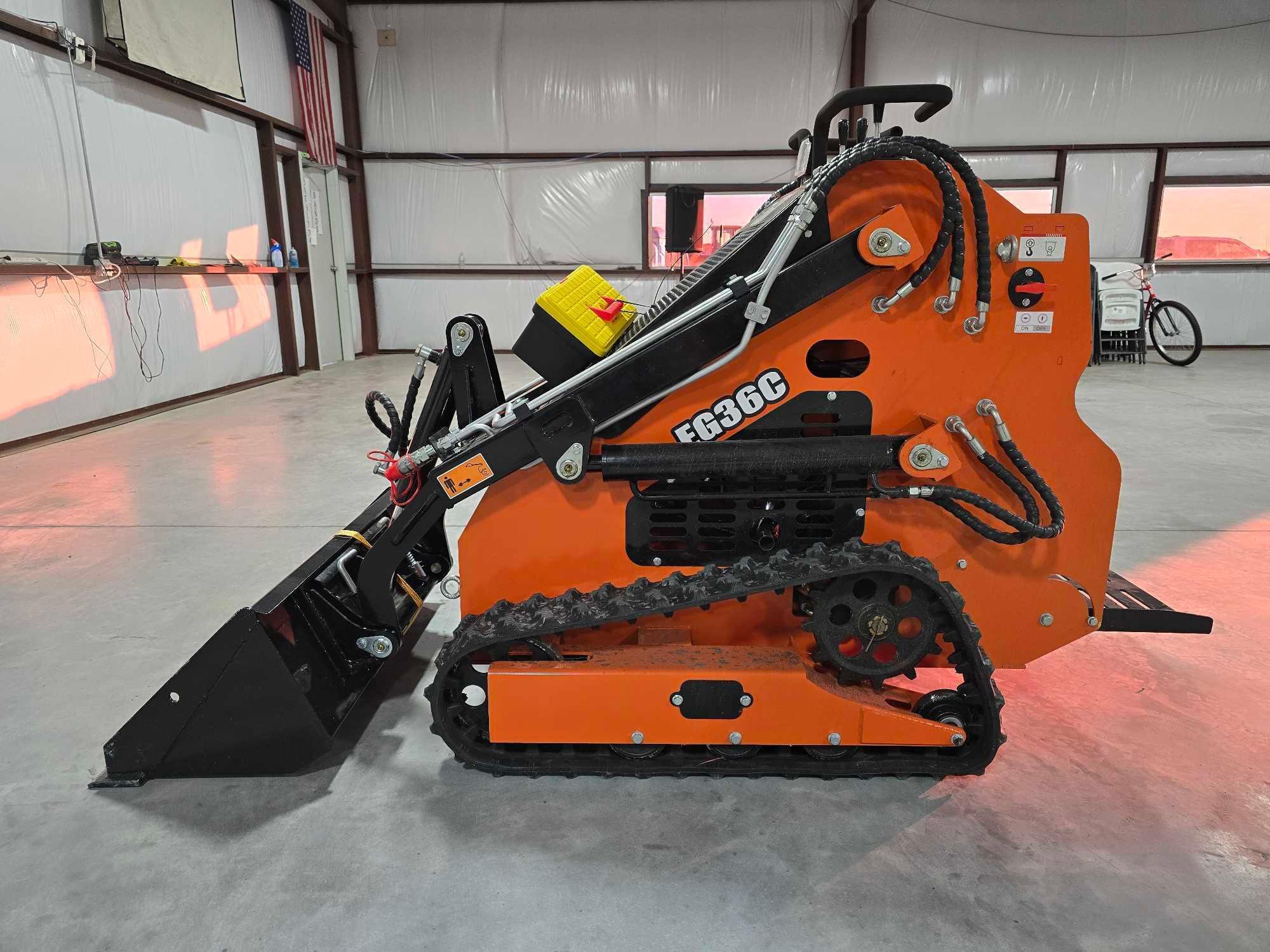NEW/UNUSED 2025 EG36C Skid Steer Loader