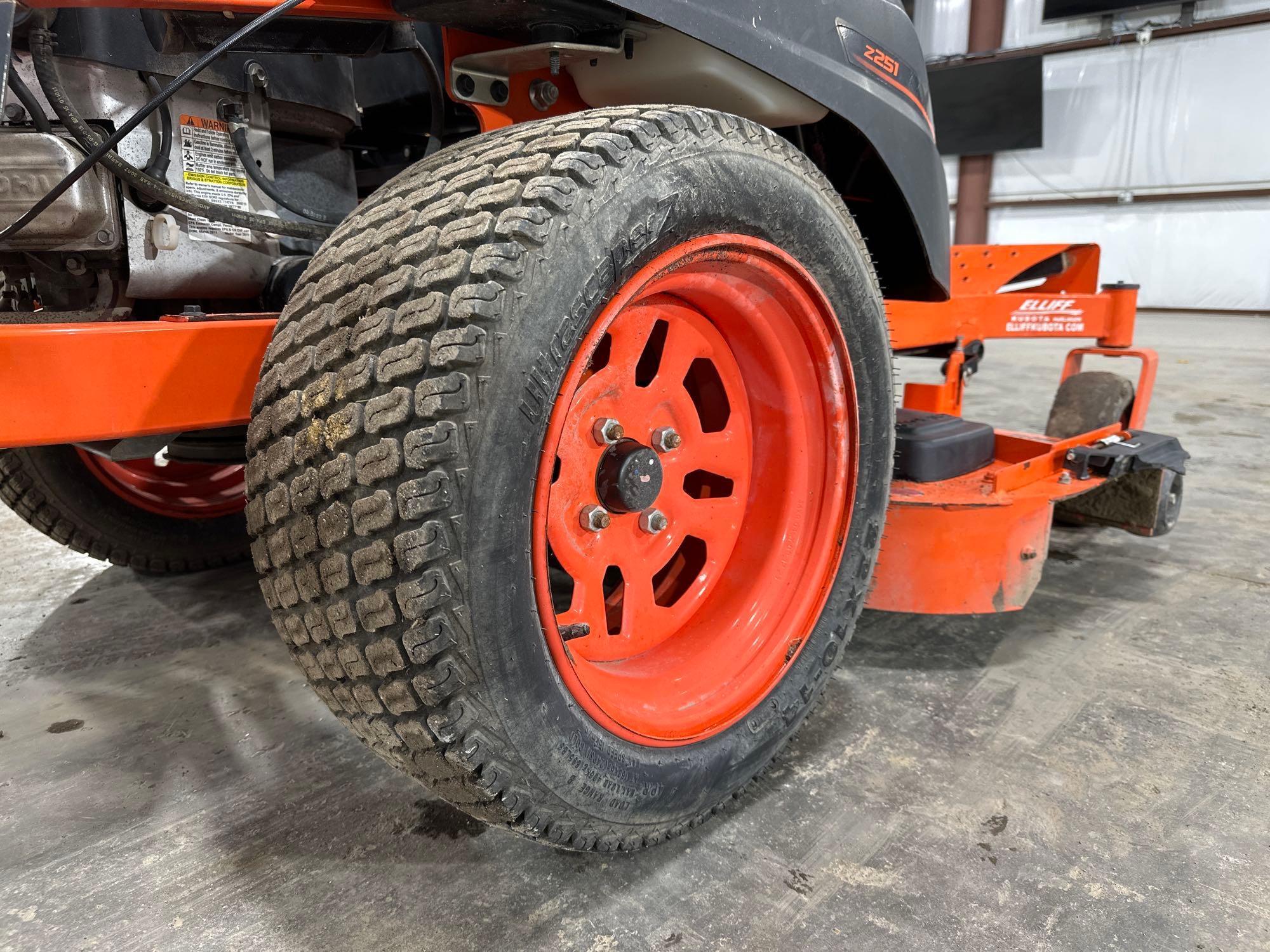Kubota Z251 Zero Turn Lawn Mower