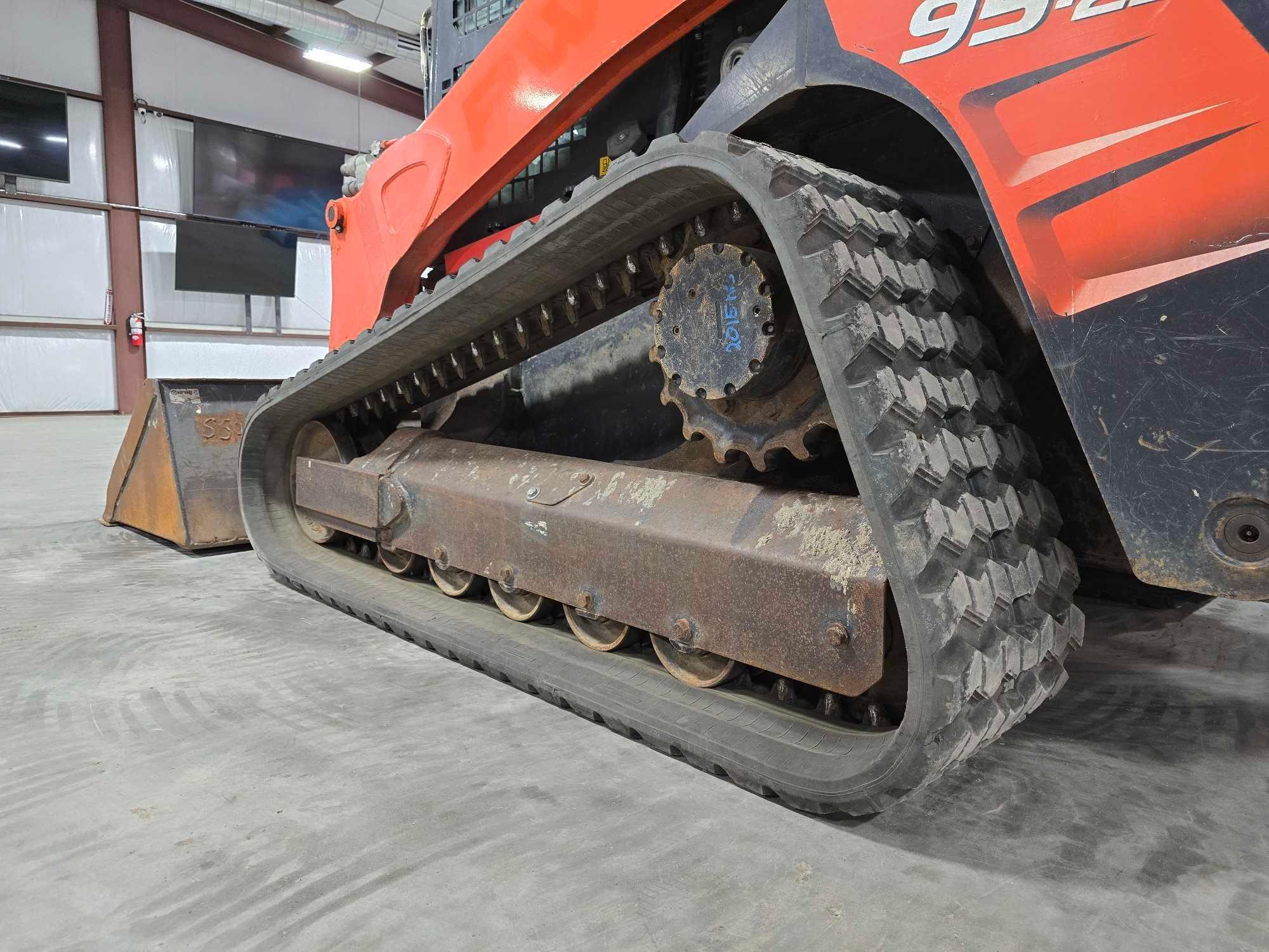 2016 Kubota SVL95-2S Skid Steer Loader