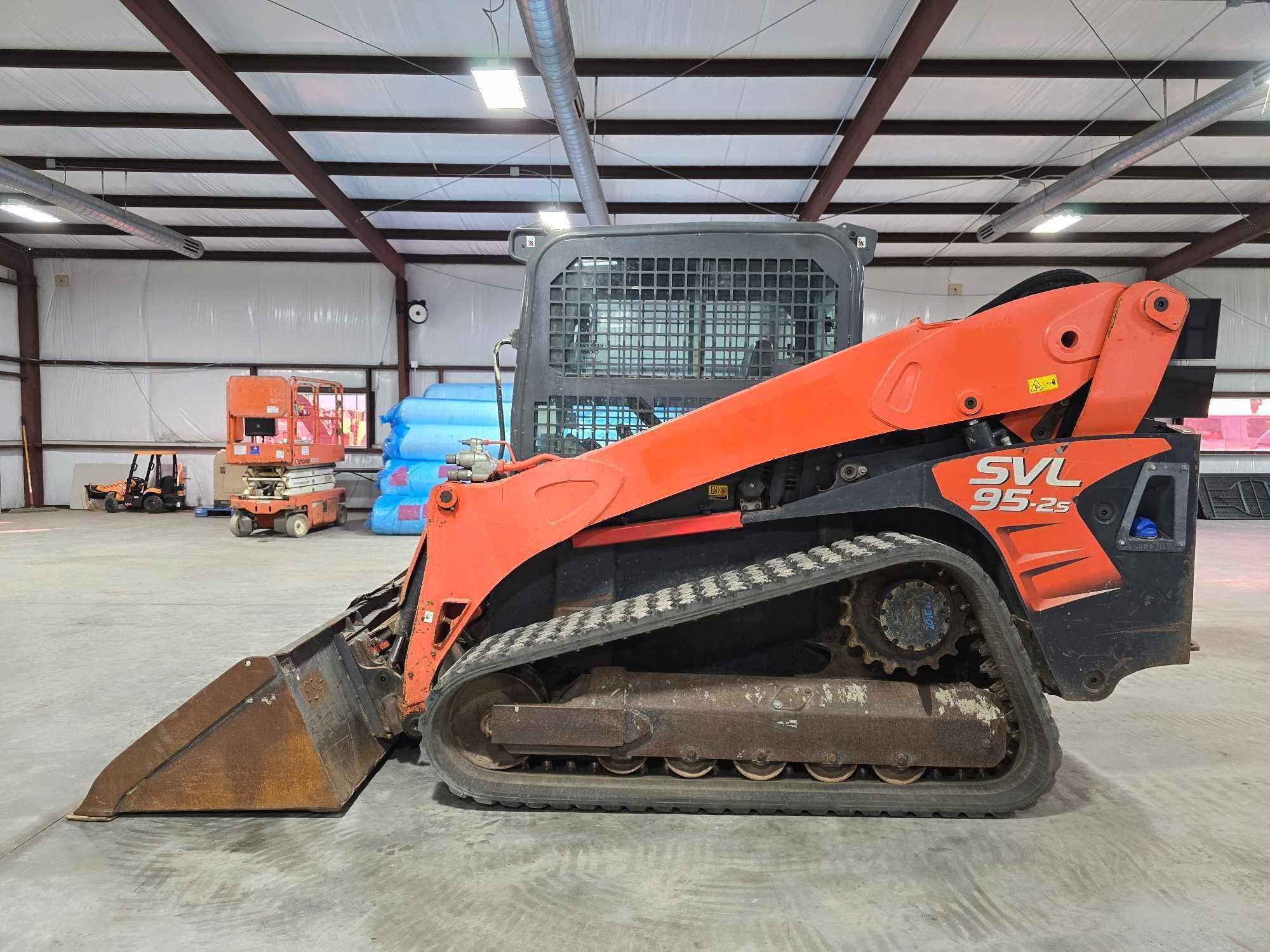 2016 Kubota SVL95-2S Skid Steer Loader