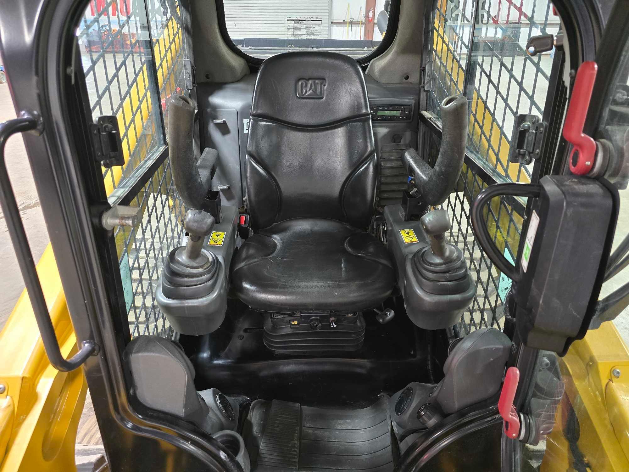 2017 Caterpillar 262D Skid Steer Loader