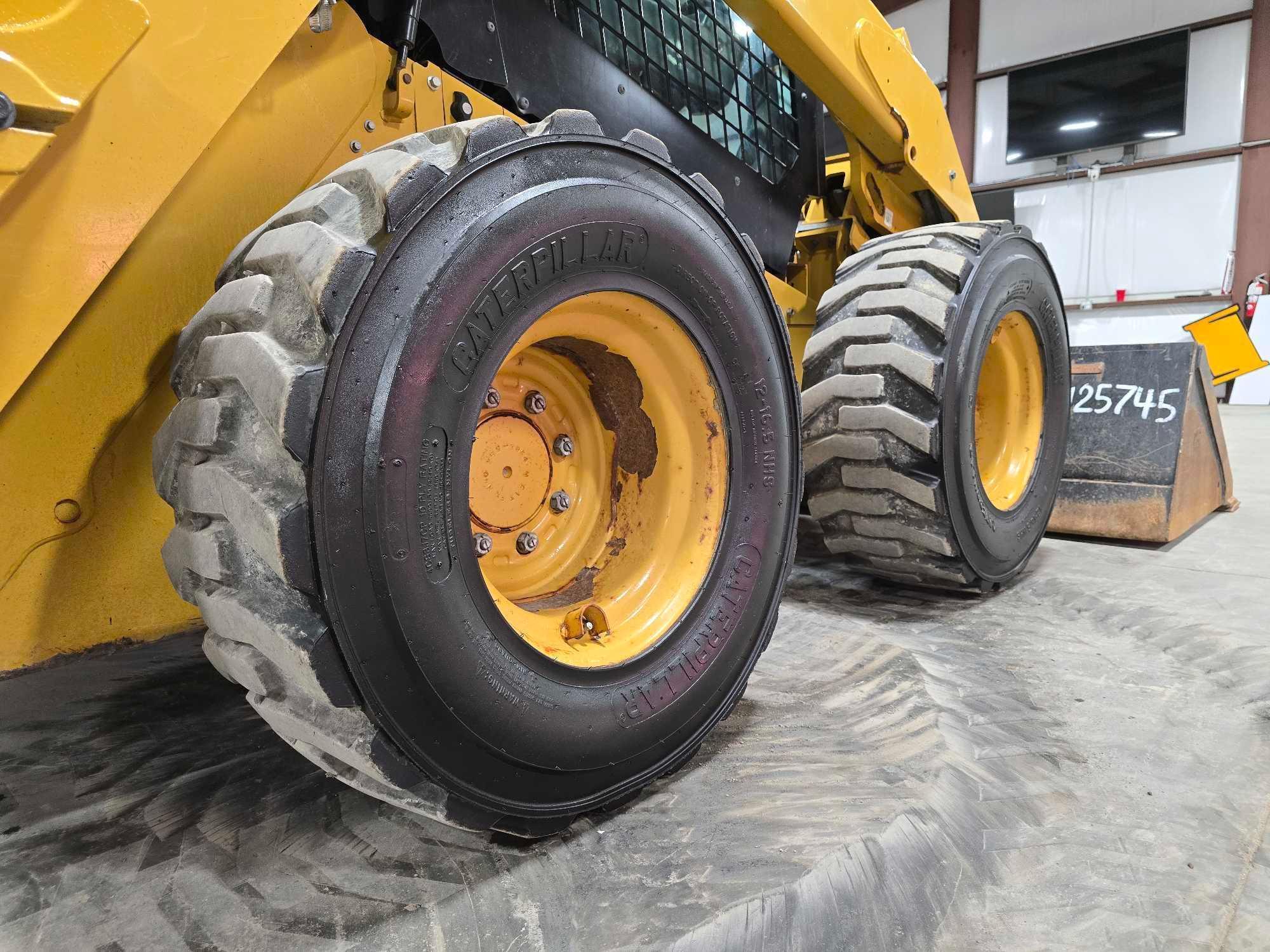 2017 Caterpillar 262D Skid Steer Loader