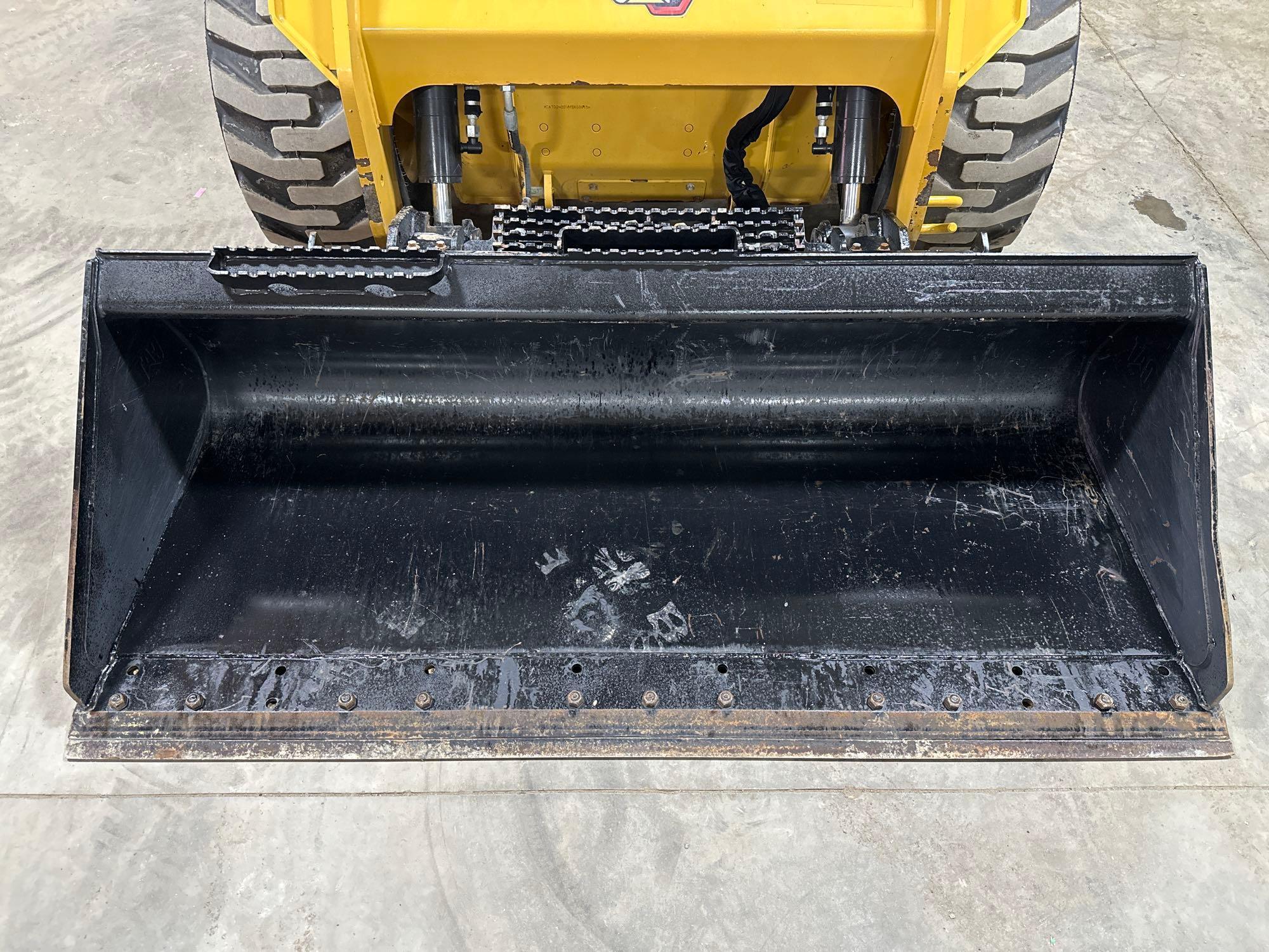2020 Caterpillar 242D3 Skid Steer Loader