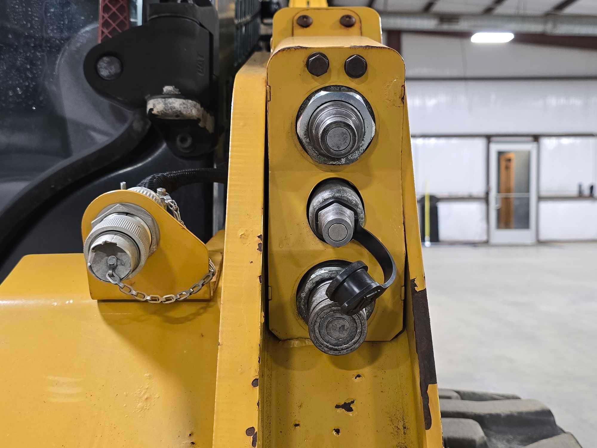 2019 Caterpillar 242D Skid Steer Loader