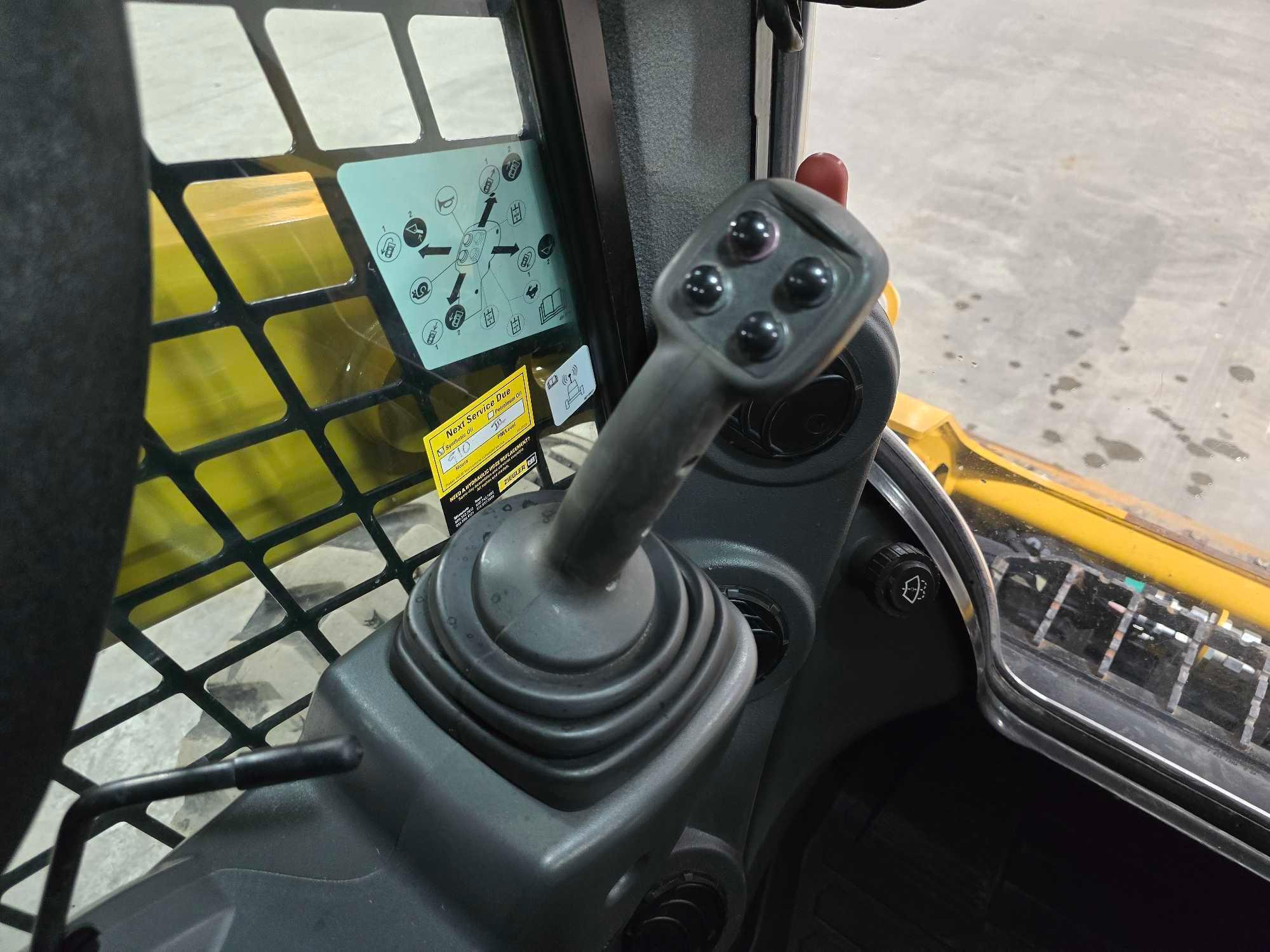 2019 Caterpillar 242D Skid Steer Loader