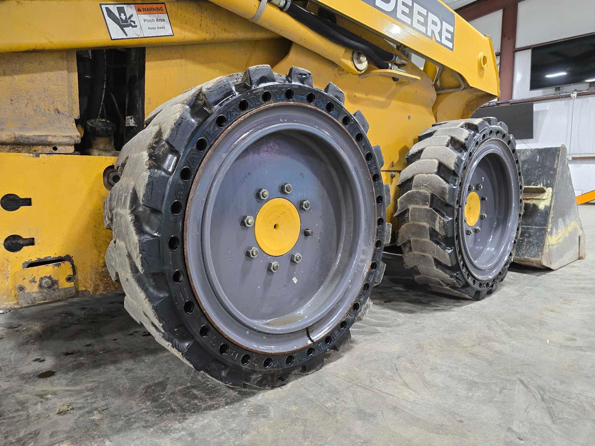John Deere 317 Skid Steer Loader