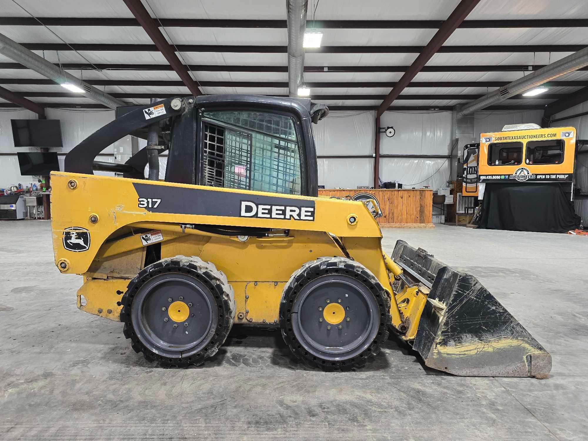 John Deere 317 Skid Steer Loader