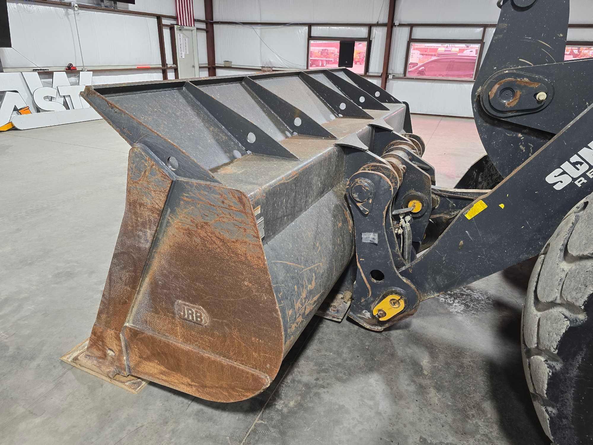 2019 John Deere 744L Wheel Loader