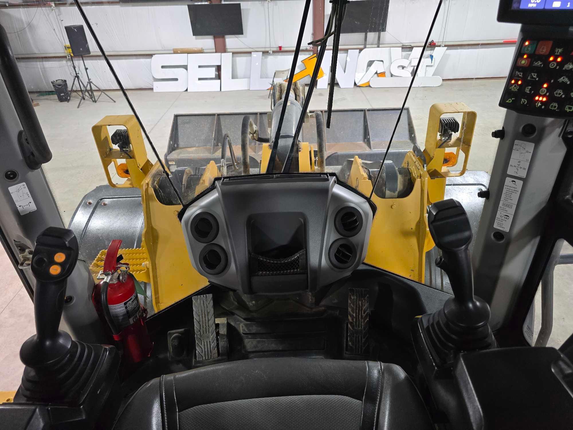 2019 John Deere 744L Wheel Loader