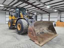 2019 John Deere 744L Wheel Loader