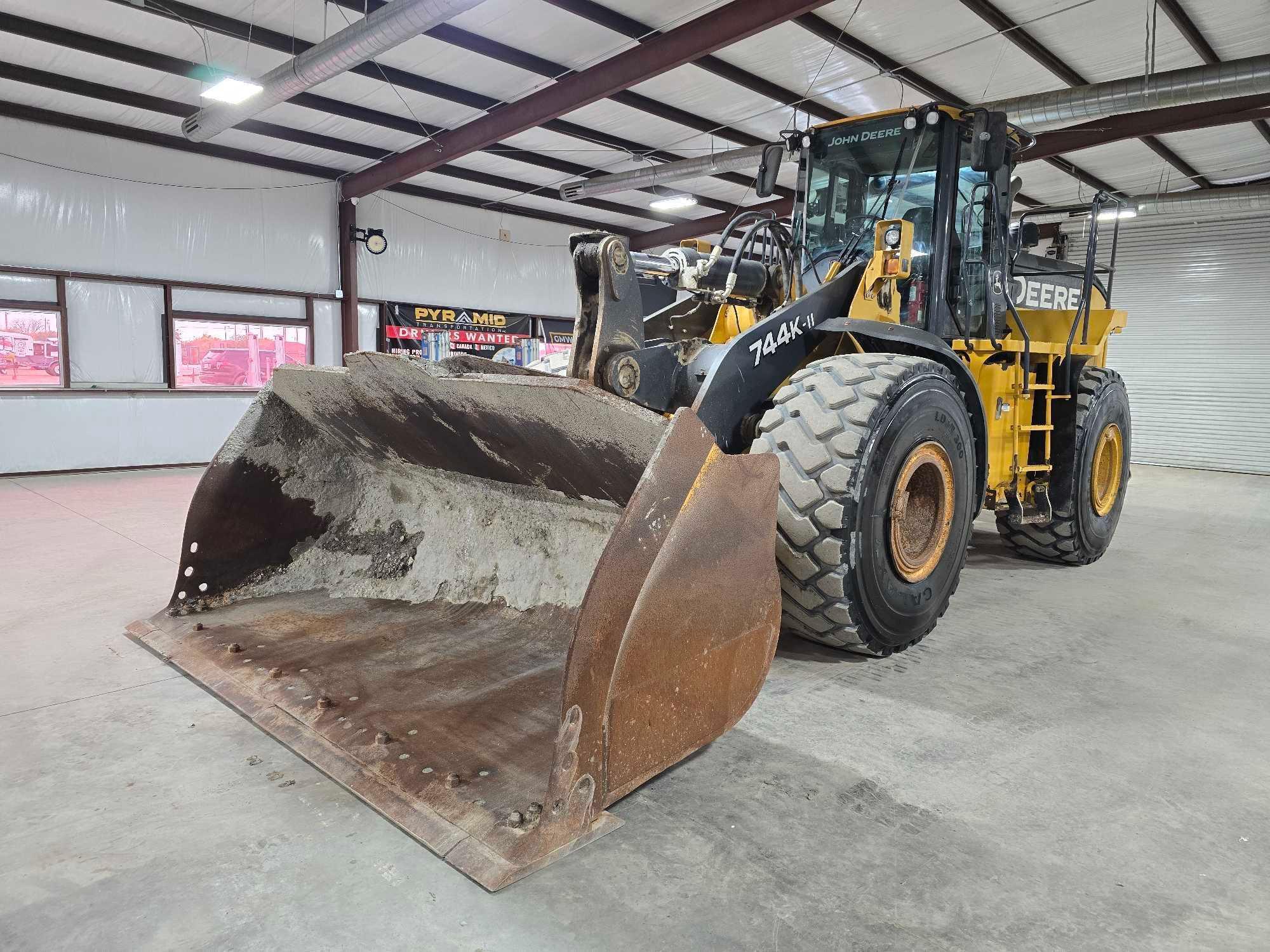 2019 John Deere 744K-II Wheel Loader