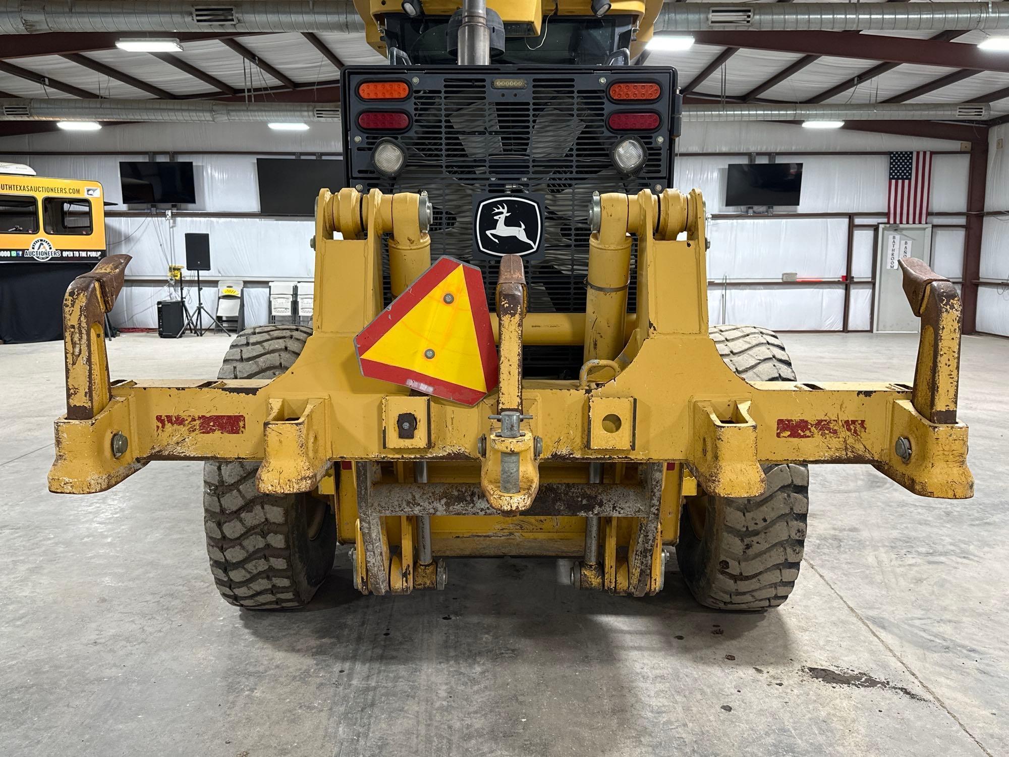 2011 John Deere 670G Motor Grader