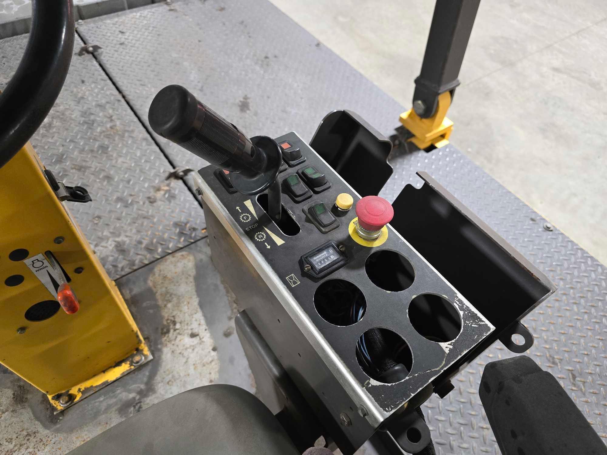 2015 Volvo PT125 Pneumatic Roller Compactor