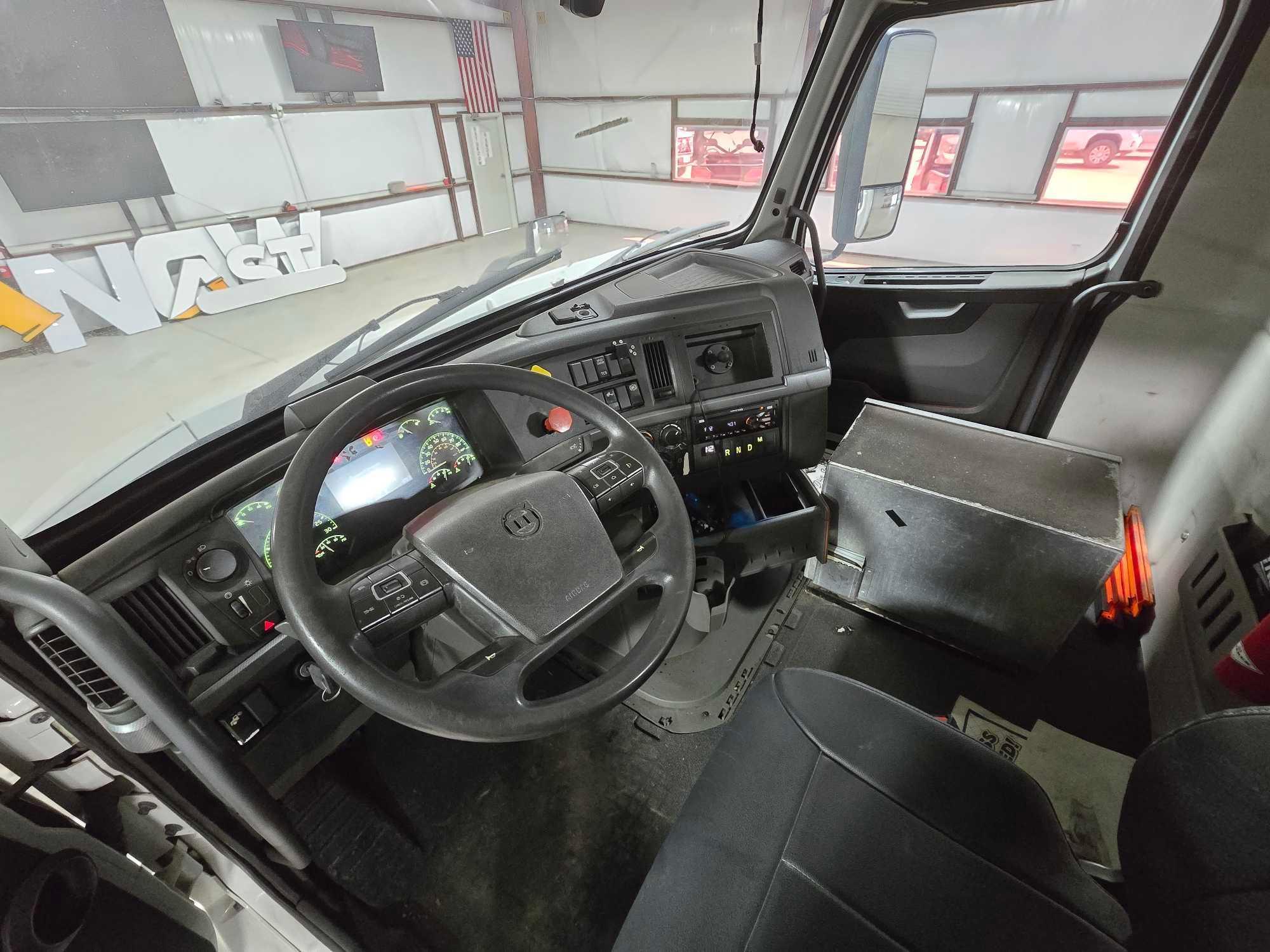 2019 Volvo VNR64T Day Cab Truck Tractor