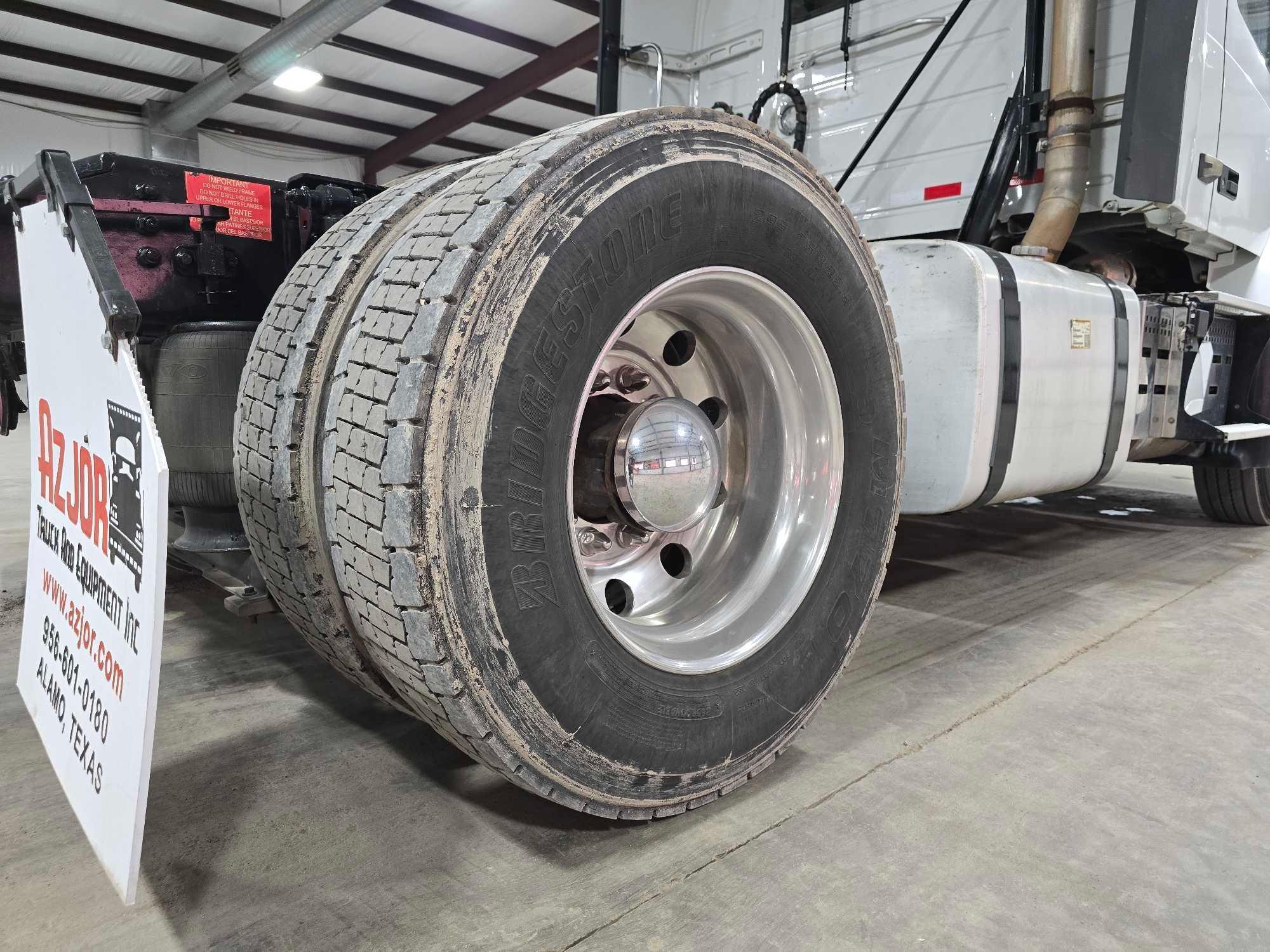 2019 Volvo VNR64T Day Cab Truck Tractor