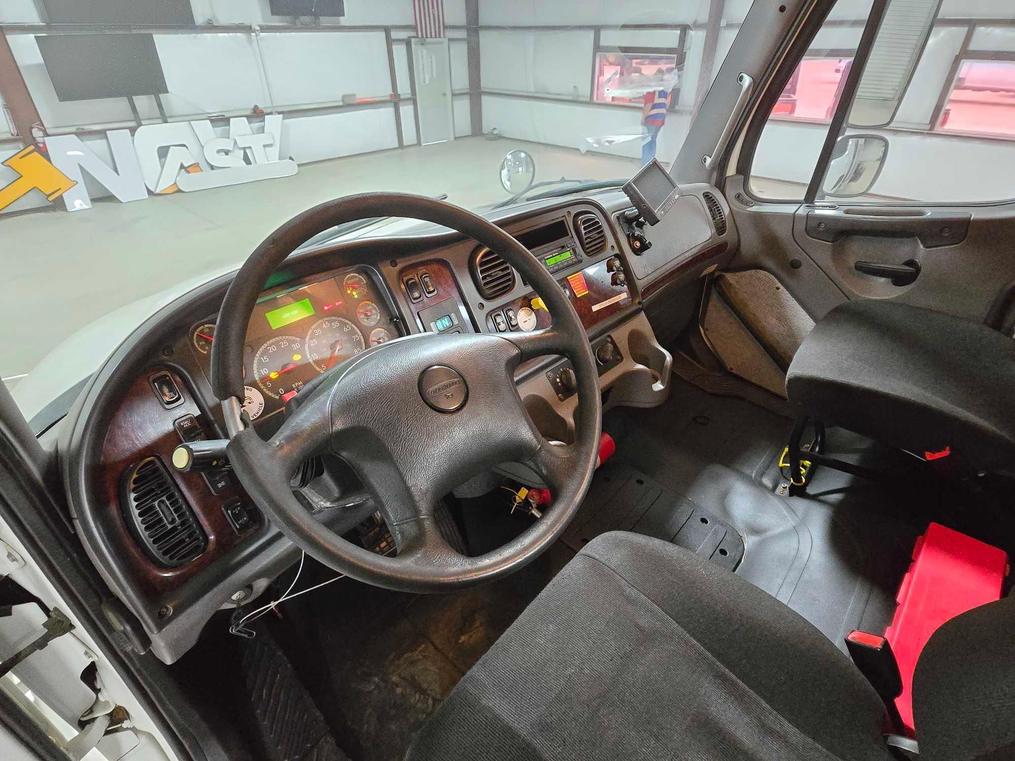 2016 Freightliner M2 106 Medium Duty Day Cab Truck Tractor