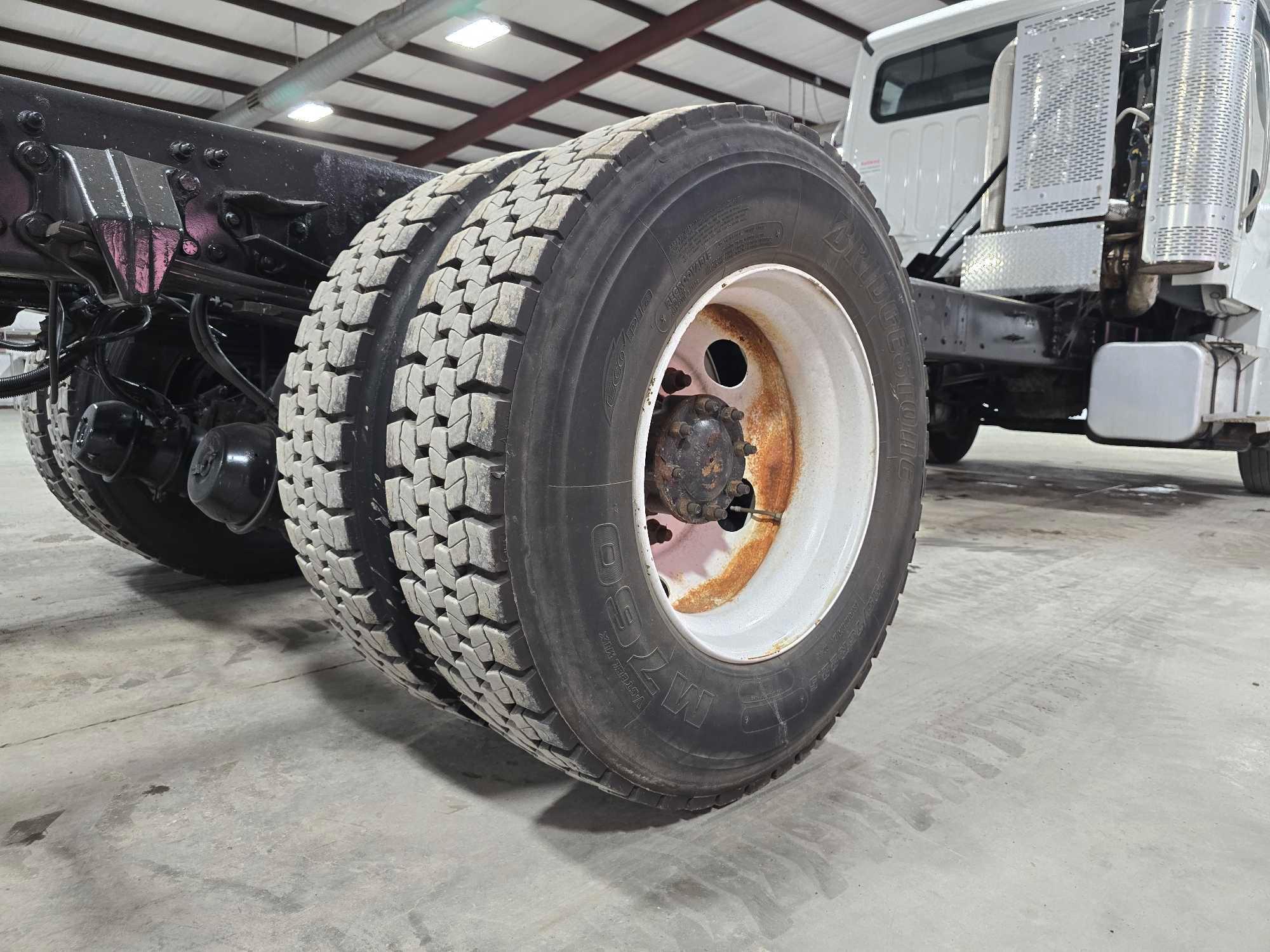 2016 Freightliner M2 106 Medium Duty Day Cab Truck Tractor