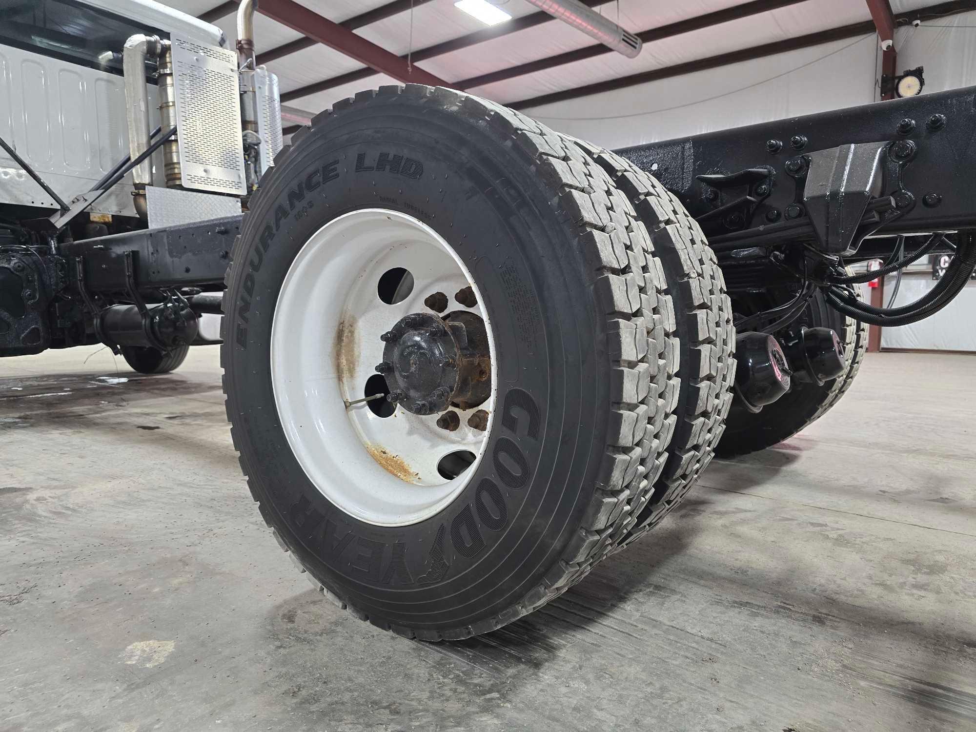 2016 Freightliner M2 106 Medium Duty Day Cab Truck Tractor