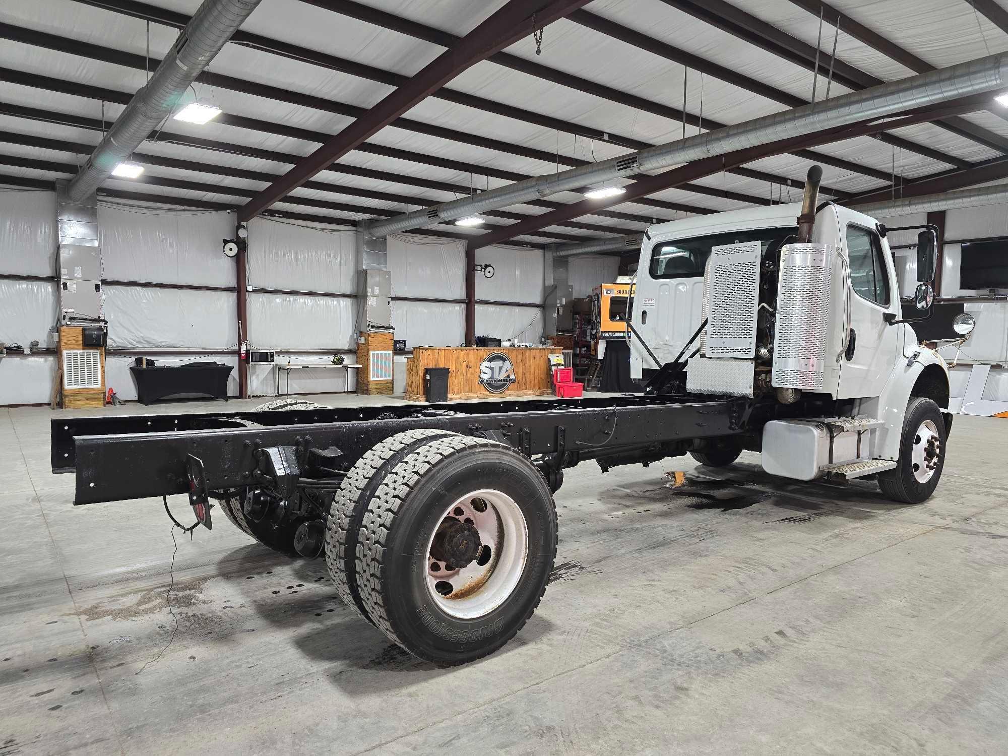 2016 Freightliner M2 106 Medium Duty Day Cab Truck Tractor