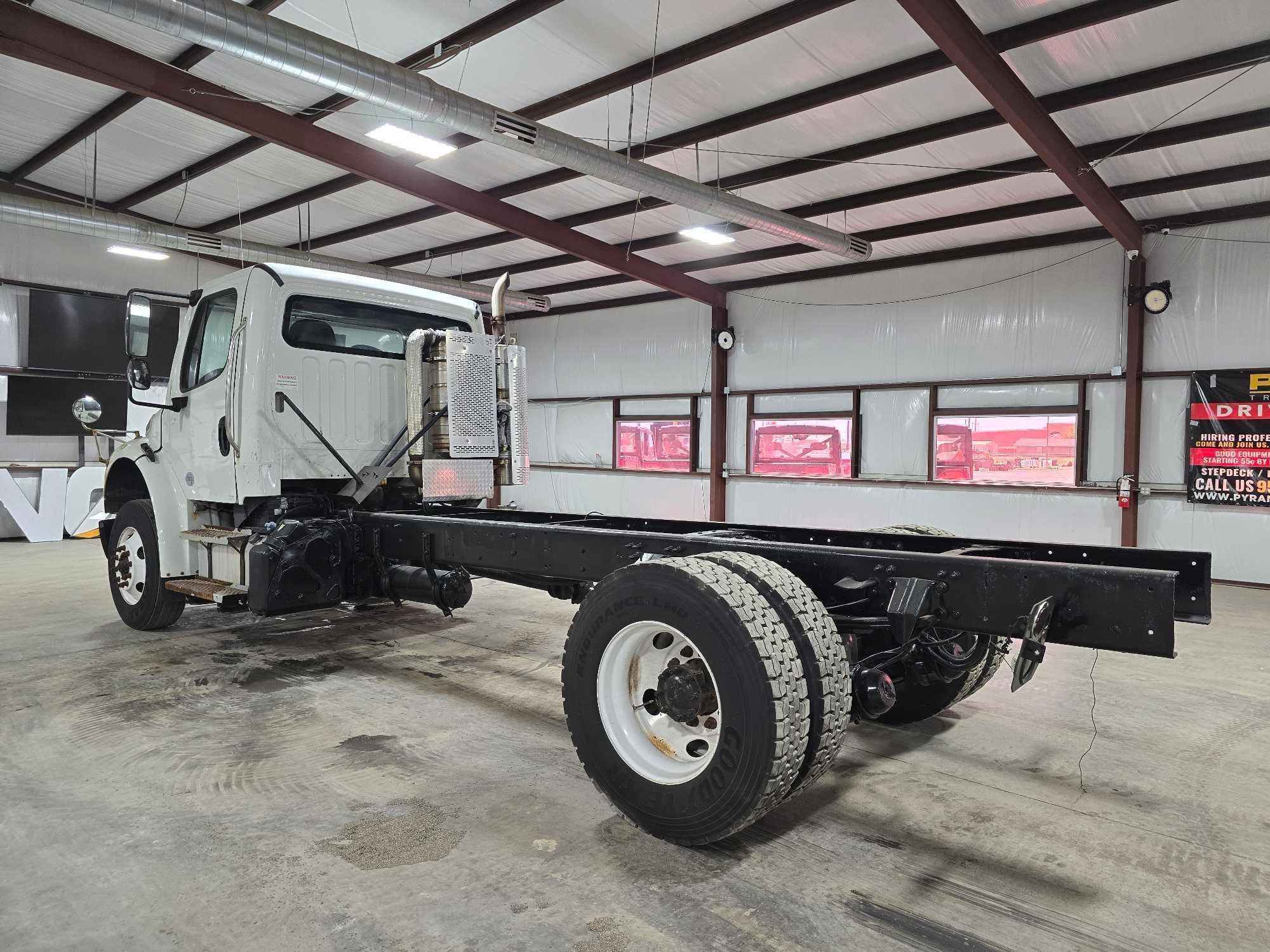 2016 Freightliner M2 106 Medium Duty Day Cab Truck Tractor