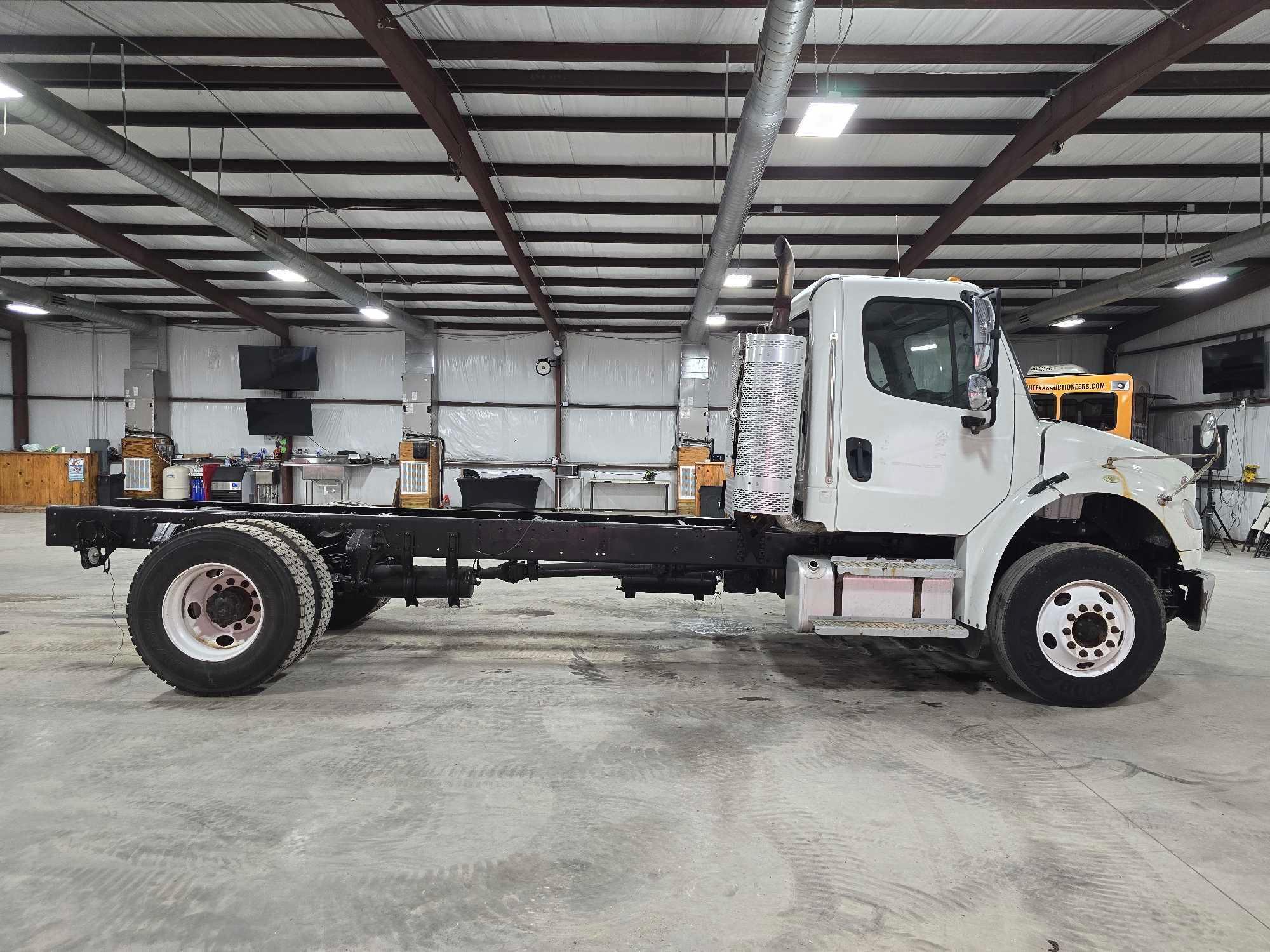 2016 Freightliner M2 106 Medium Duty Day Cab Truck Tractor