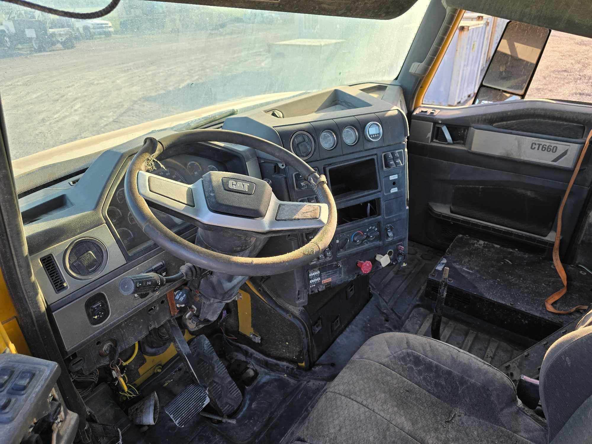 2012 International CF7 Day Cab Truck Tractor