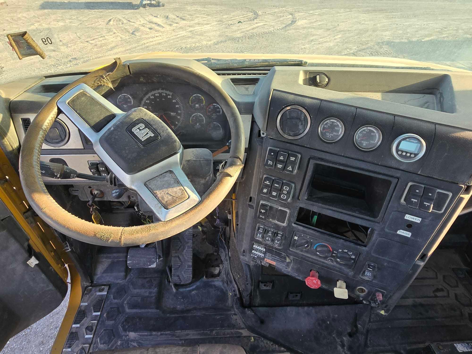 2012 International CF7 Day Cab Truck Tractor