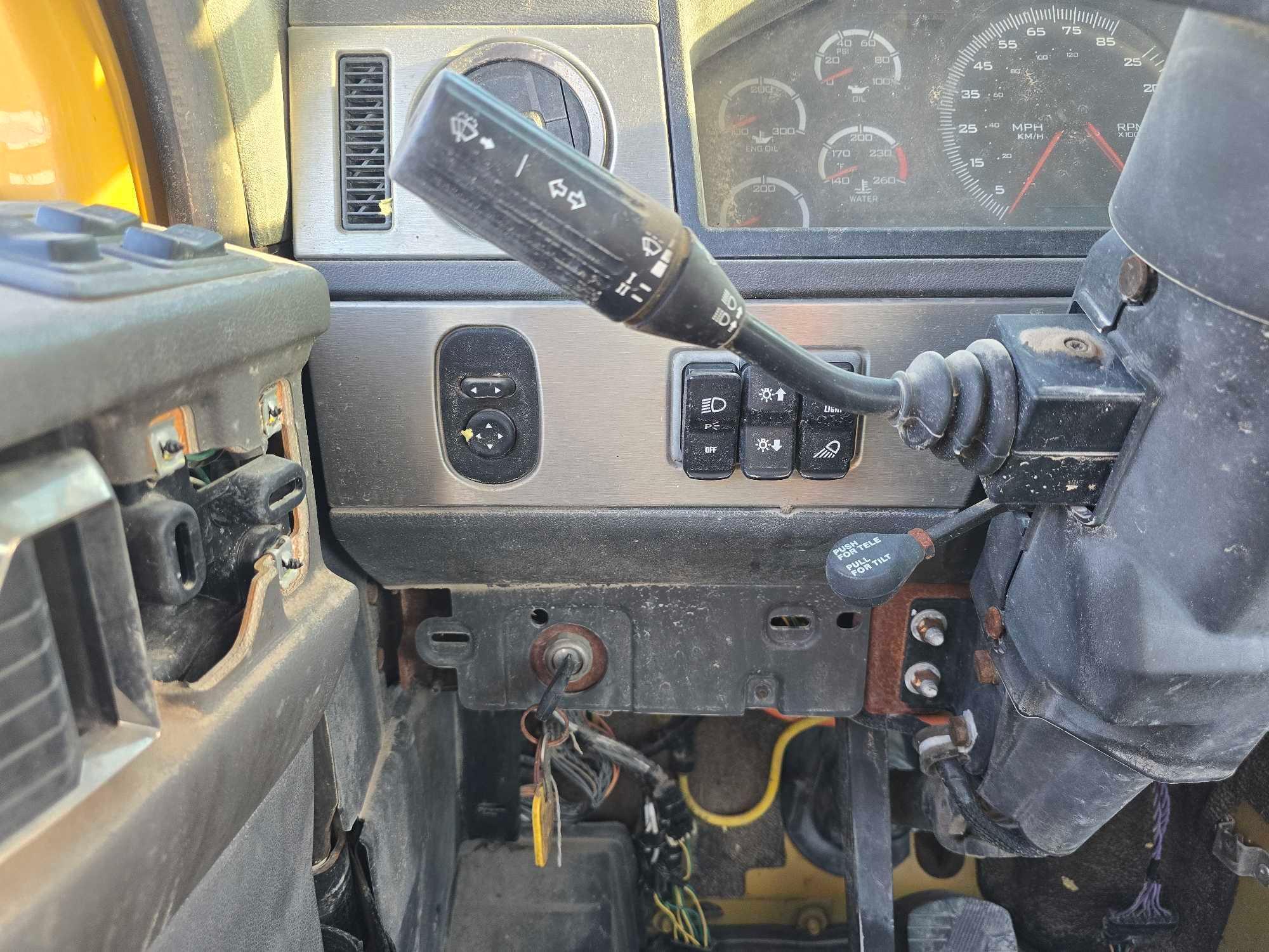 2012 International CF7 Day Cab Truck Tractor