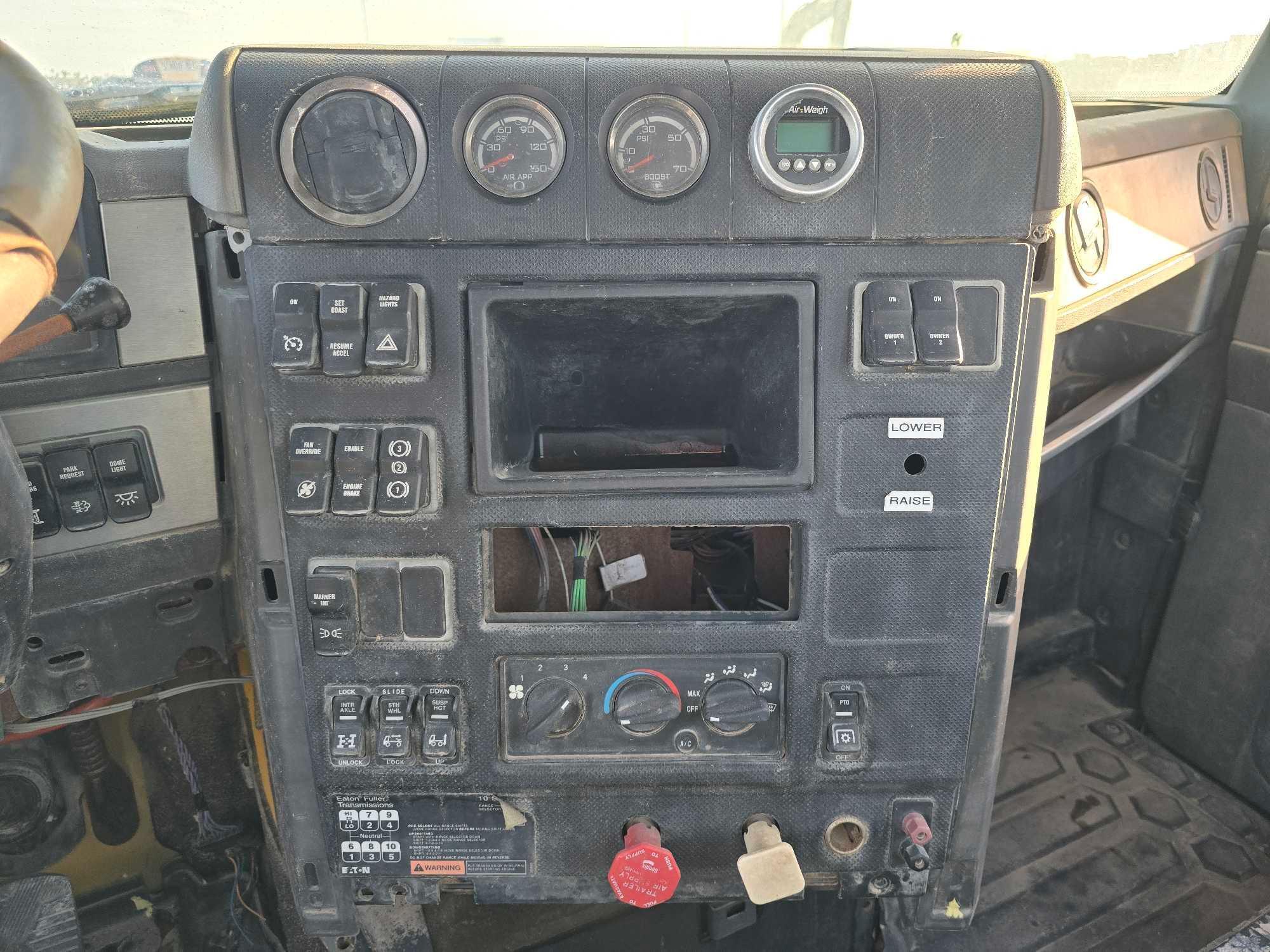 2012 International CF7 Day Cab Truck Tractor