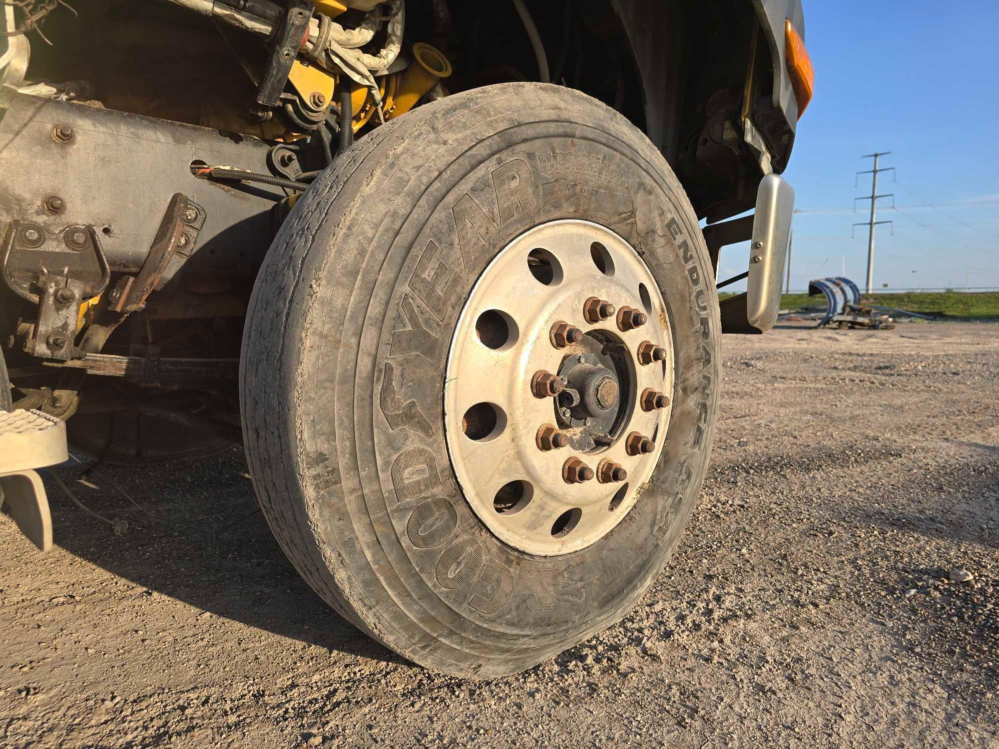 2012 International CF7 Day Cab Truck Tractor