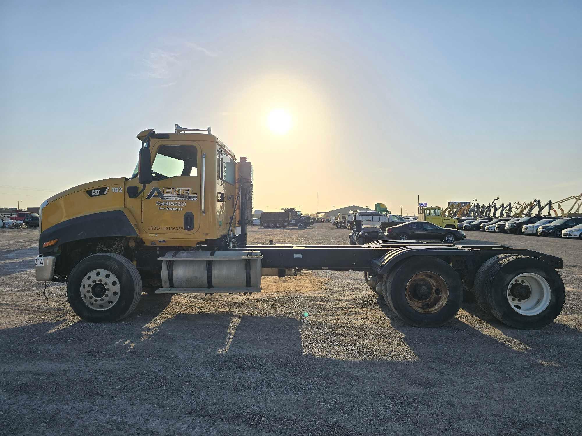2012 International CF7 Day Cab Truck Tractor