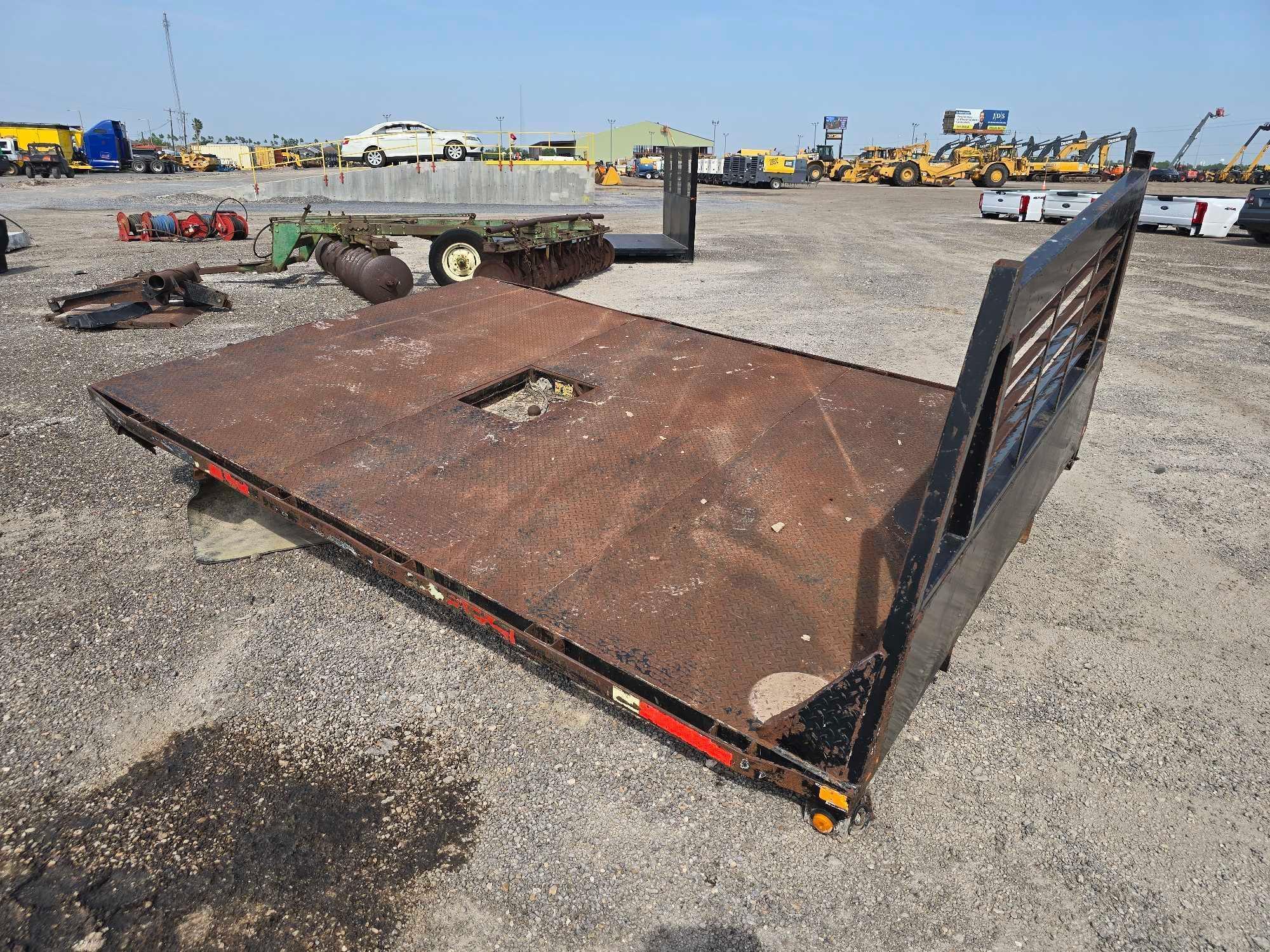 136 In x 91 In Flat Bed Truck Bed