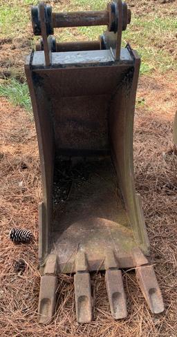 Bucket 18" Model PC88 (fits Case 580)