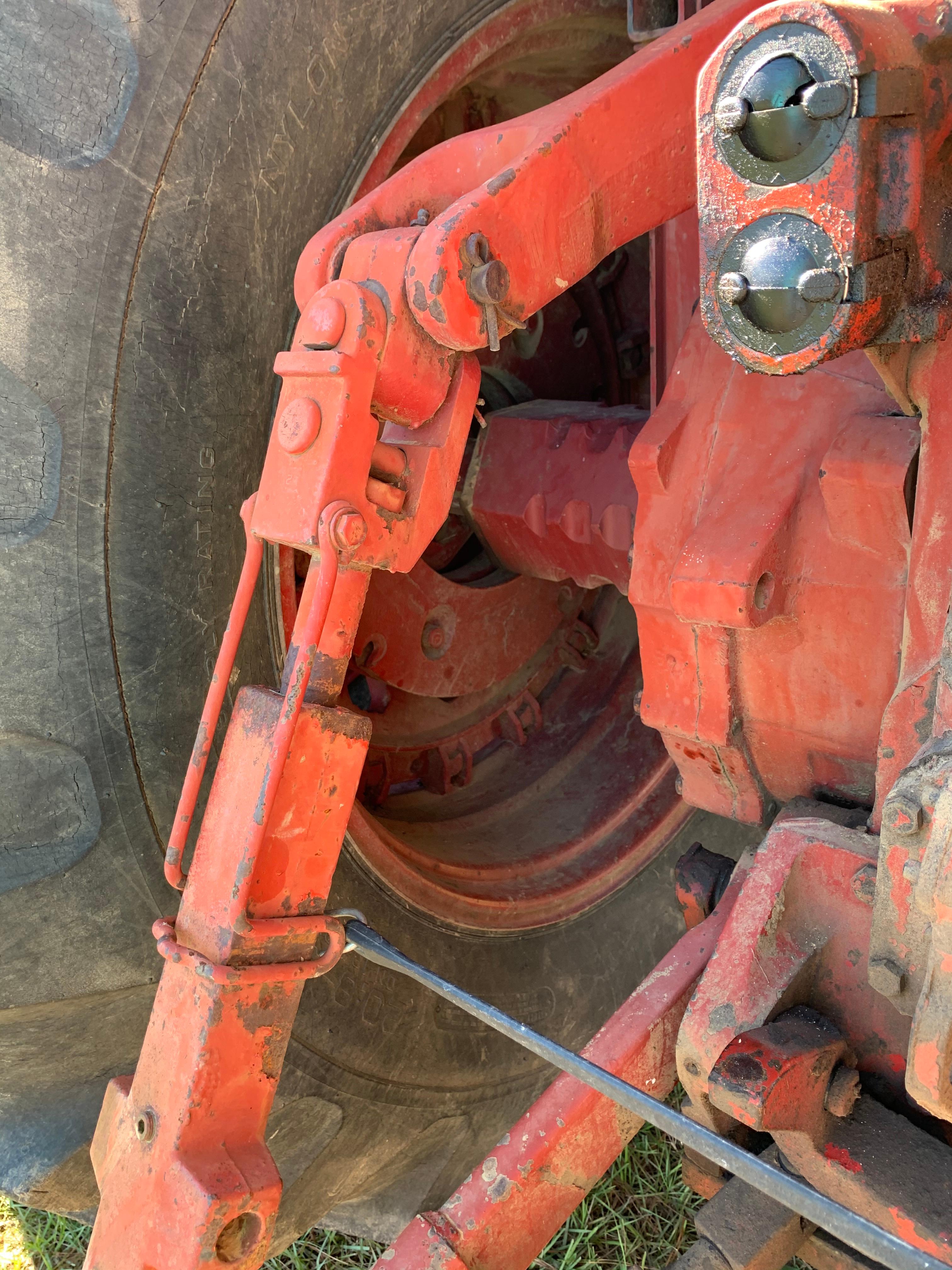 International 1586 Tractor