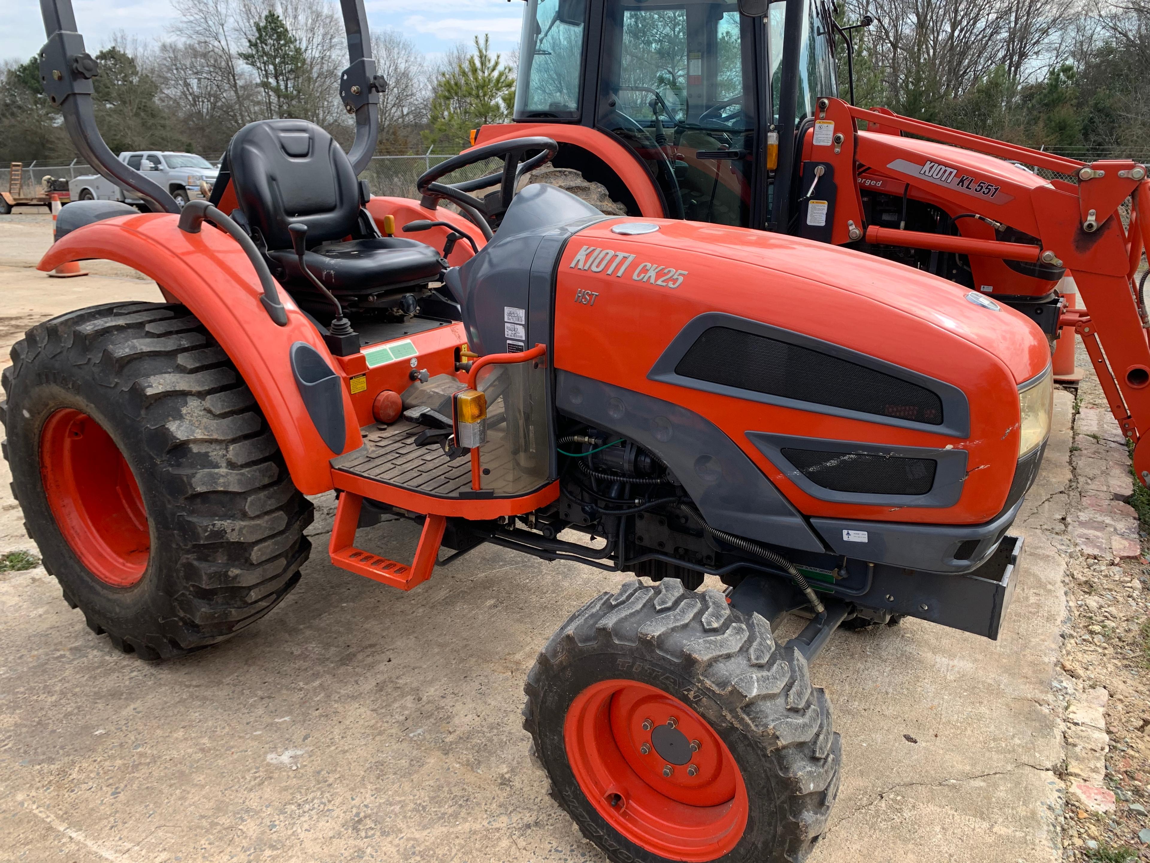 Kioti CK25 HST Tractor