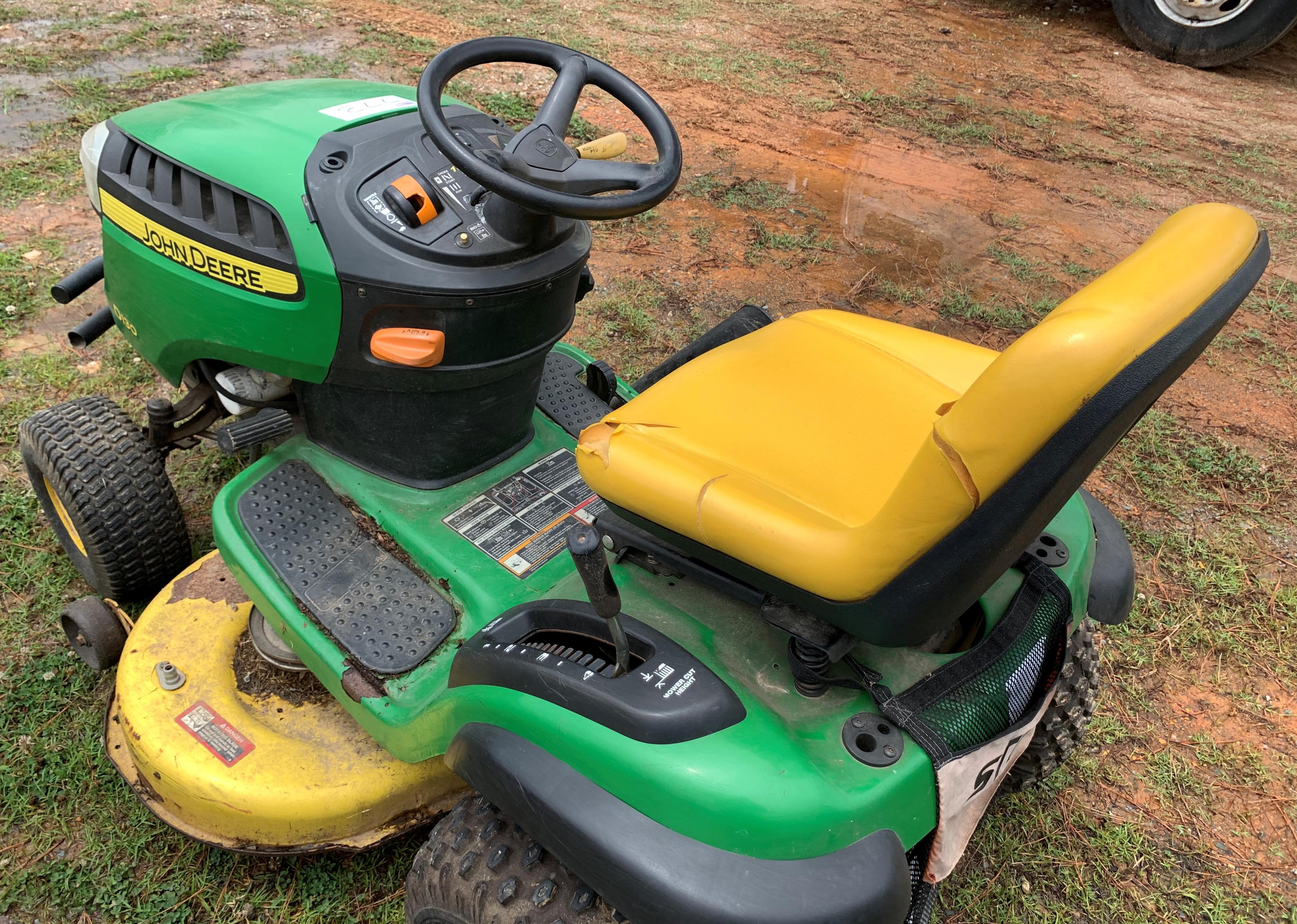 John Deere D130 Riding Mower Hydrostatic