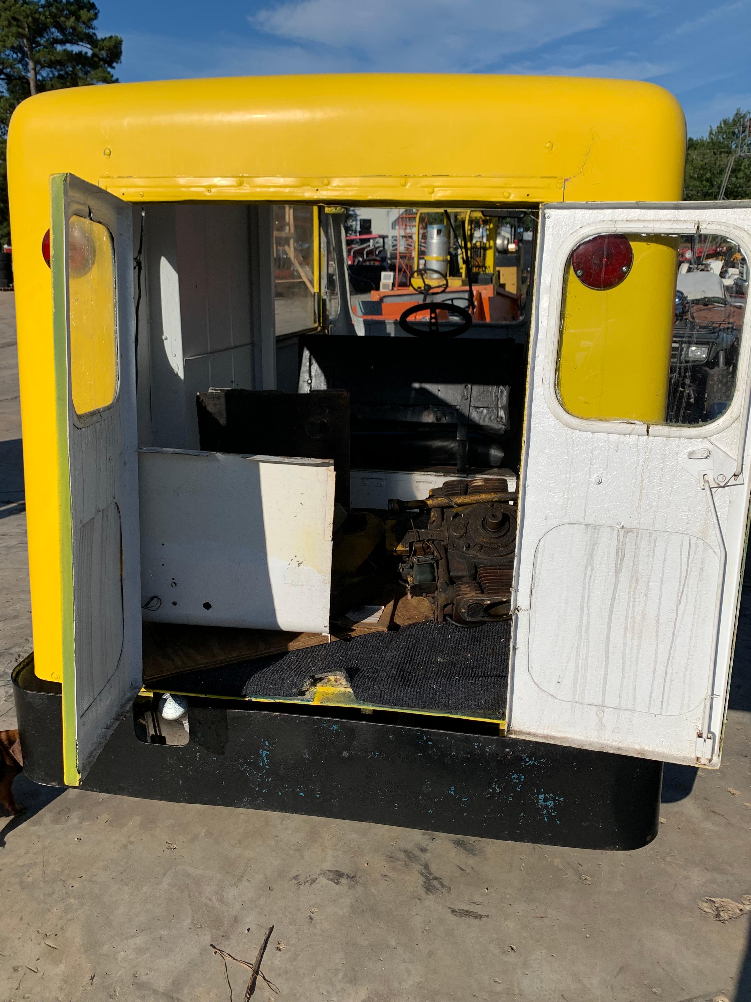 3 Wheel Mail Car