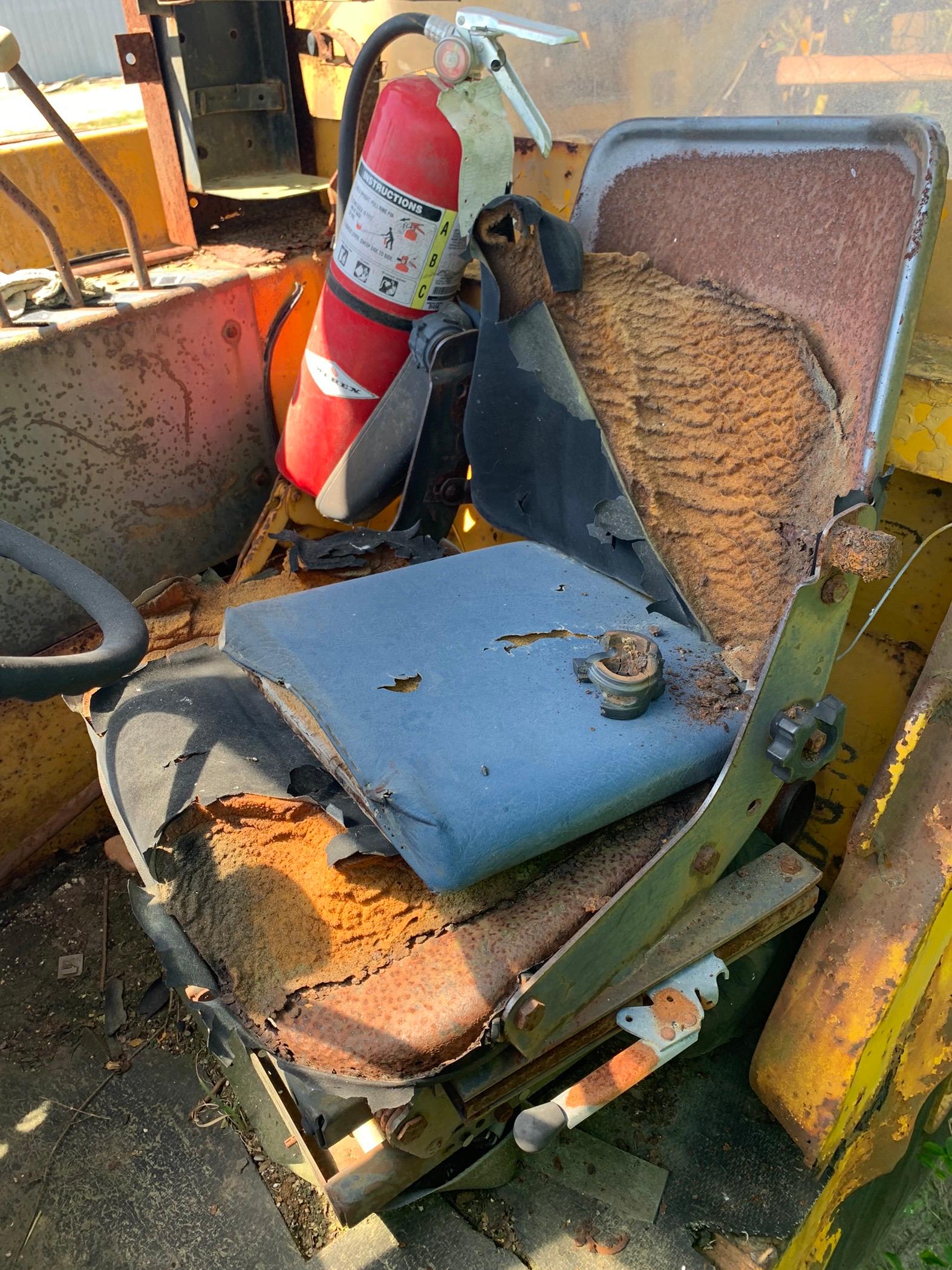 John Deere 762 Paddle Pan