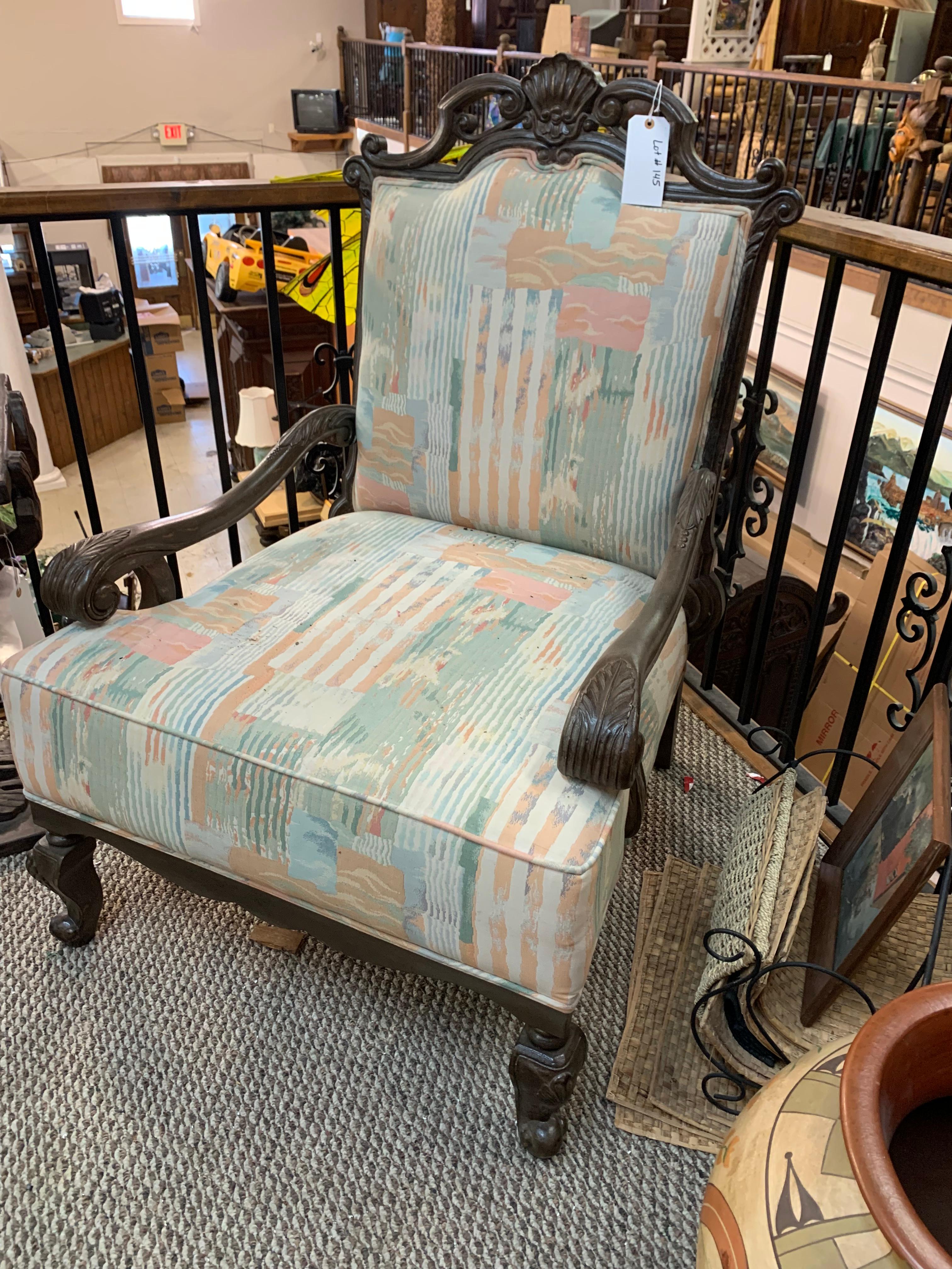 OVERSIZED CAPTAIN'S CHAIR