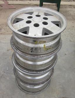Set of 4 Chevrolet 6 Lug Wheels