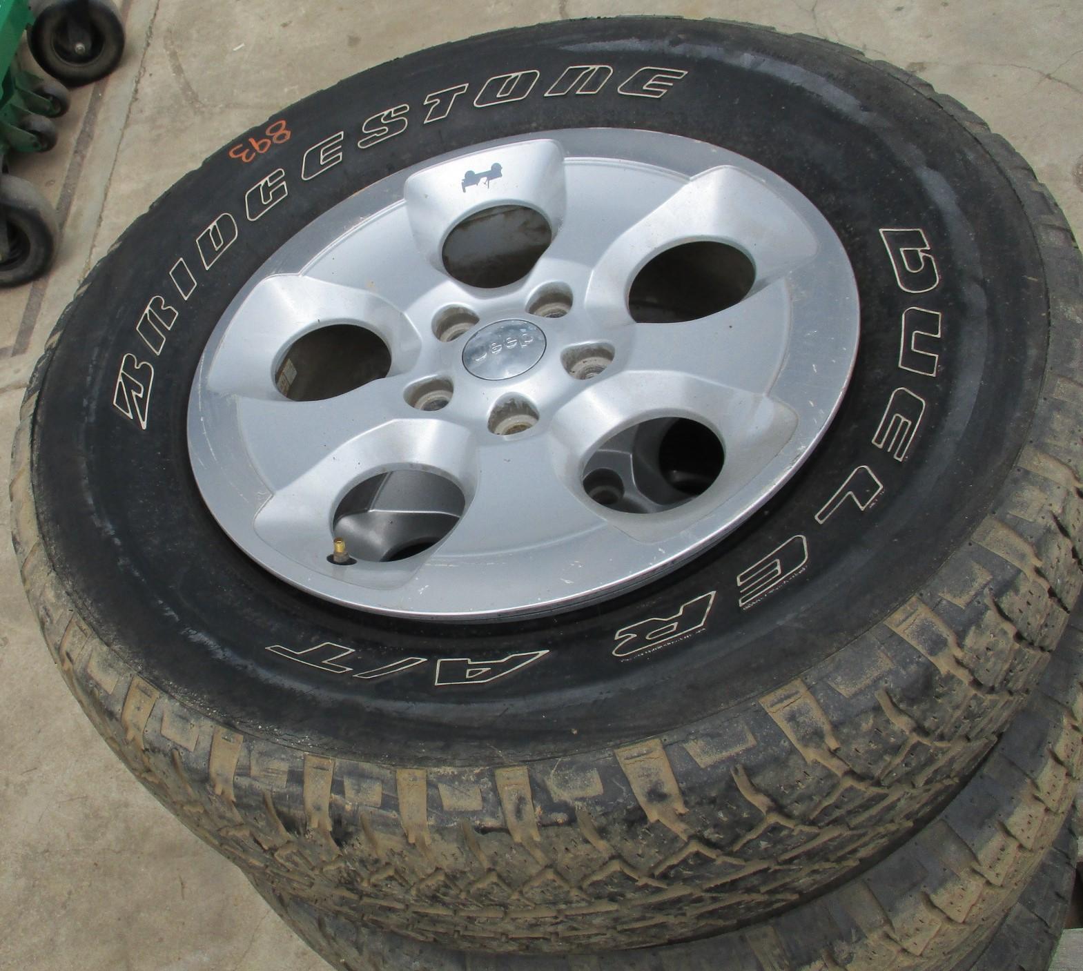 (5) Jeep 18" factory wheels and tires