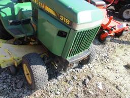 John Deere 318 Riding Mower