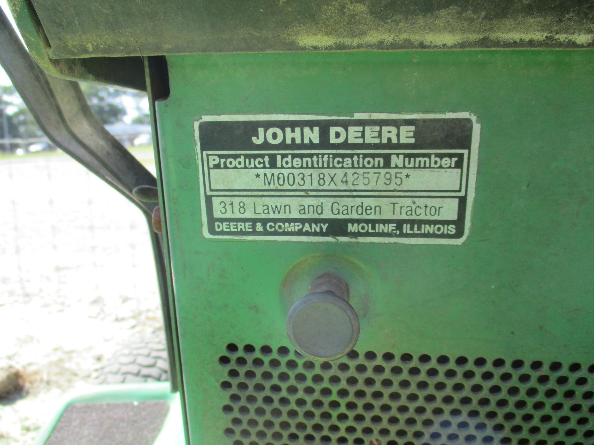 John Deere 318 Riding Mower