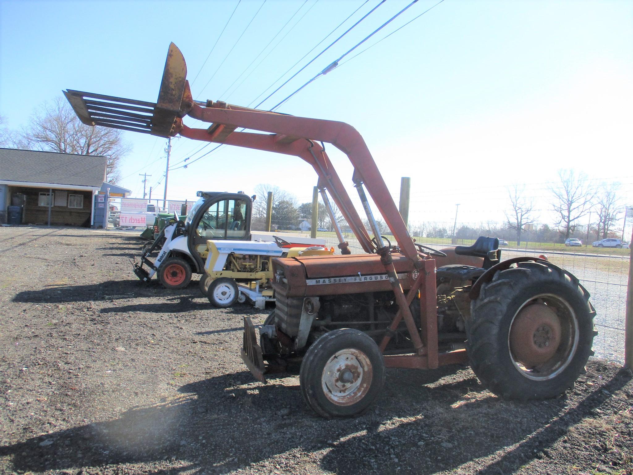 Massey Ferguson135 Diesel Tractor wFrontend Loader
