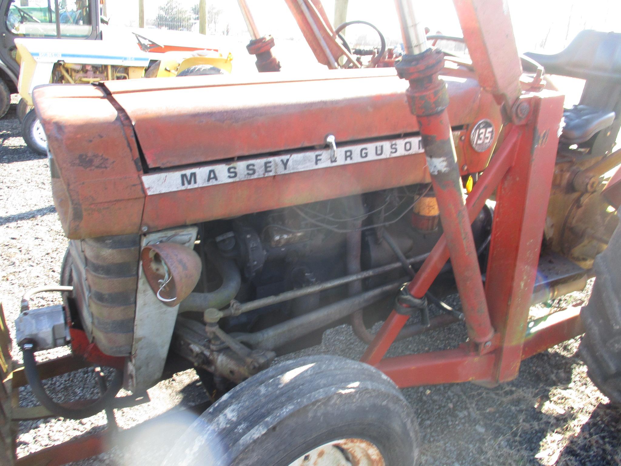 Massey Ferguson135 Diesel Tractor wFrontend Loader