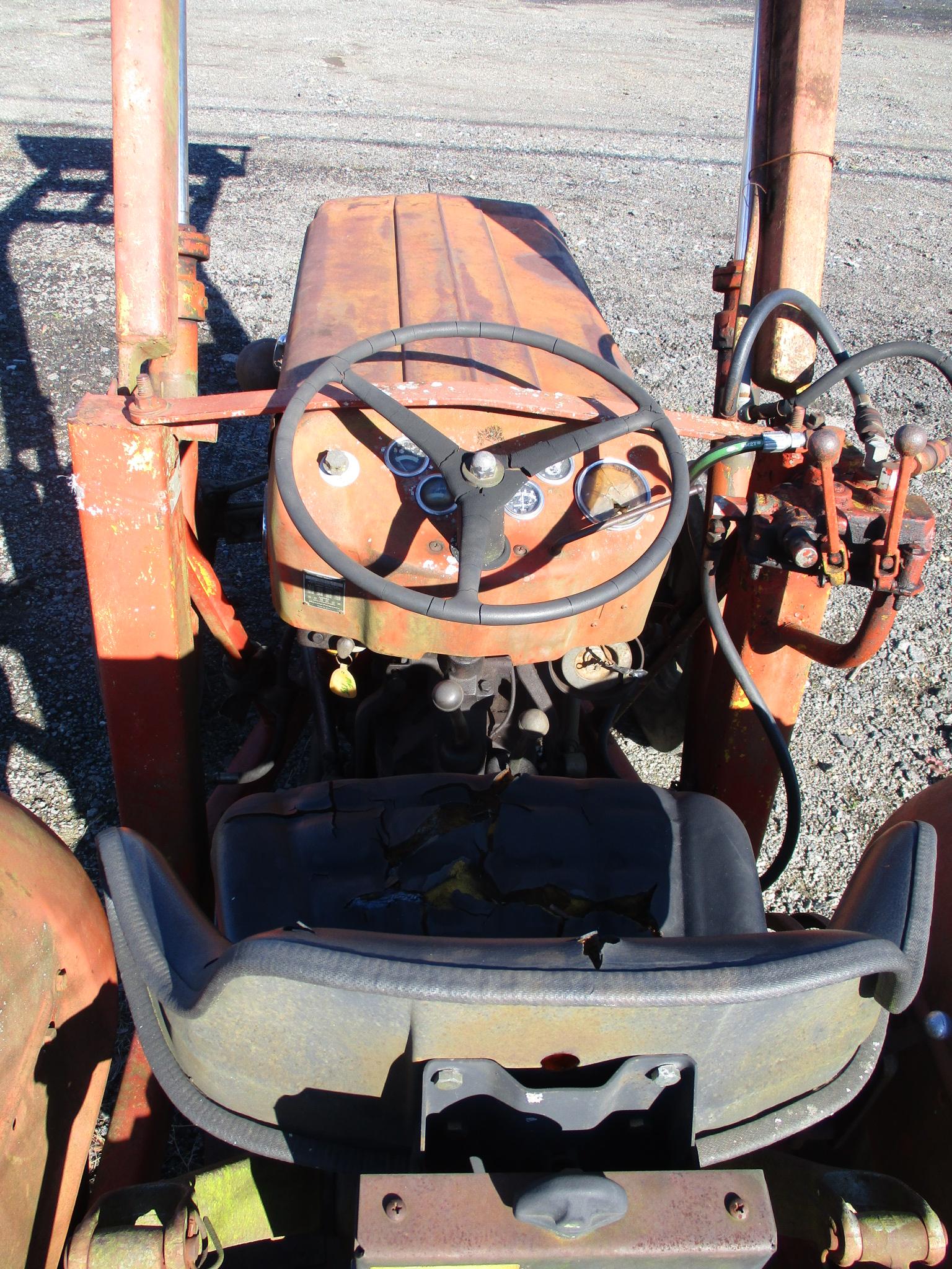Massey Ferguson135 Diesel Tractor wFrontend Loader