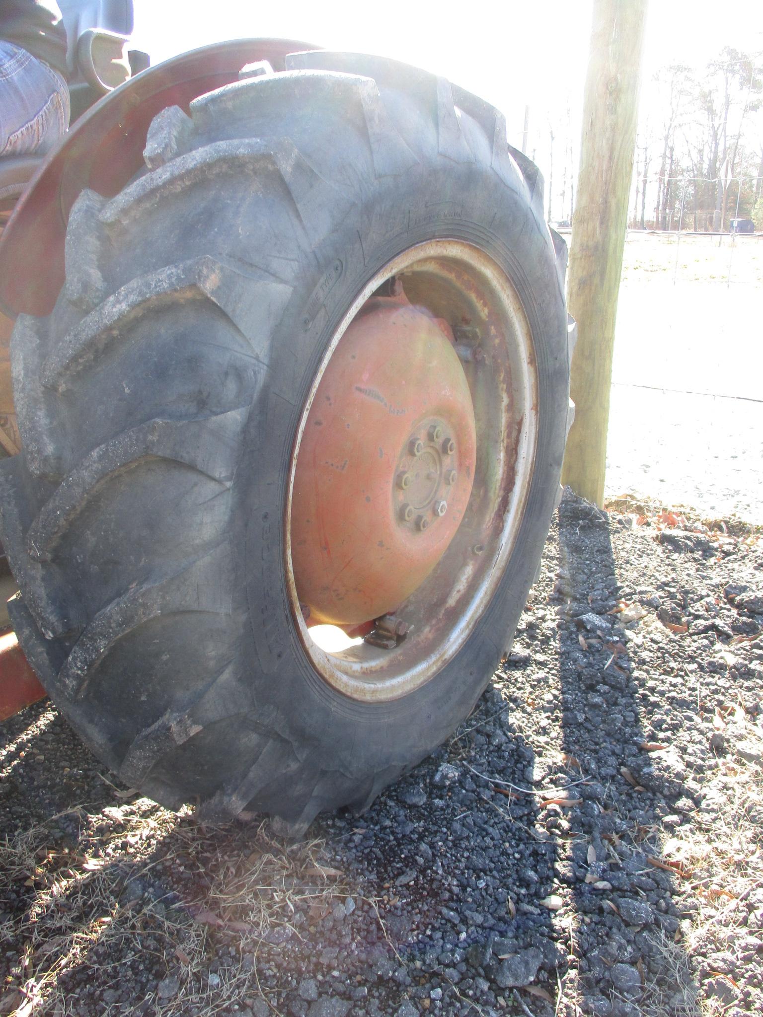 Massey Ferguson135 Diesel Tractor wFrontend Loader
