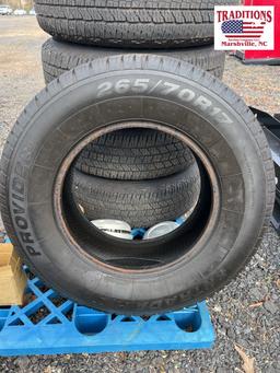 Set of 4 Ford Wheels with Tires