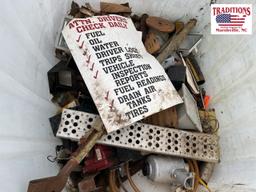 Mixed Lot: Crate of Electrical Items